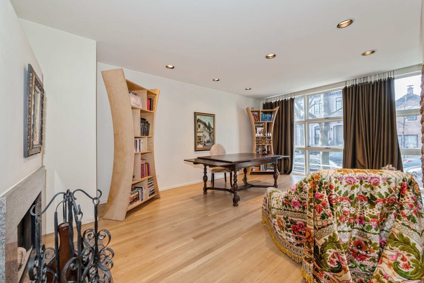 2325 N Greenview Avenue