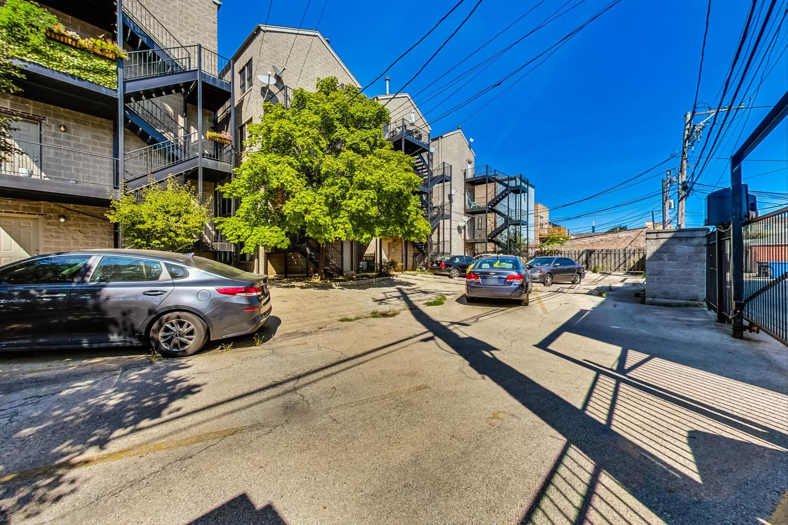 2455 W Harrison Street Unit: 3