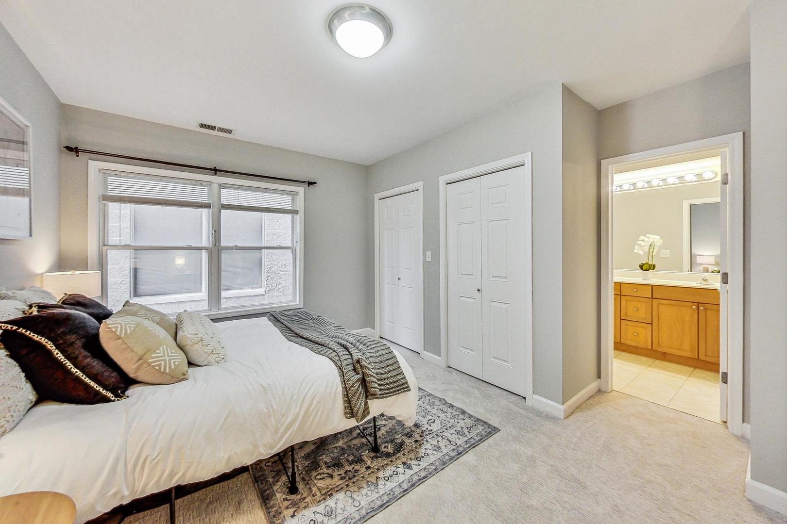 2455 W Harrison Street Unit: 3