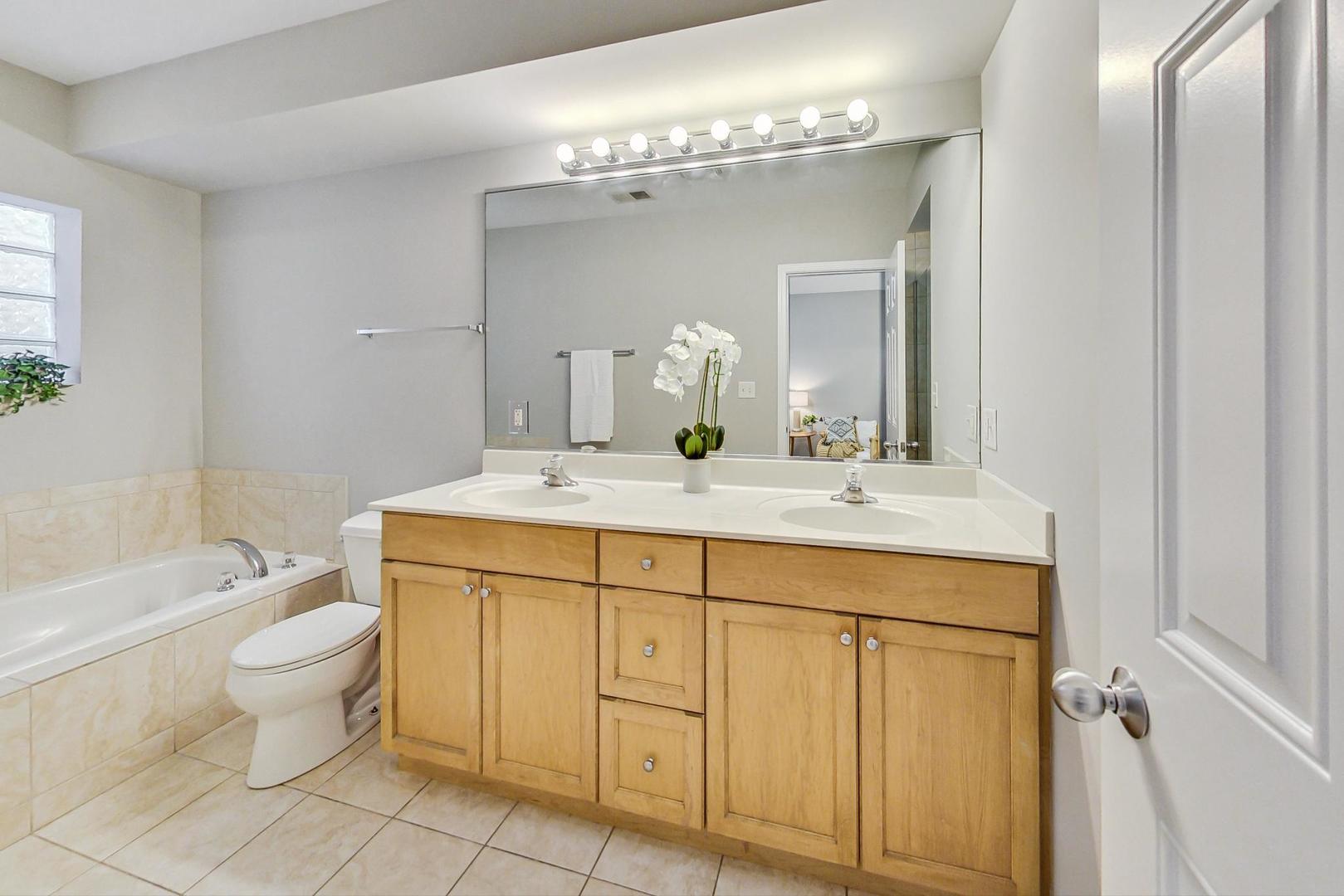 2455 W Harrison Street Unit: 3
