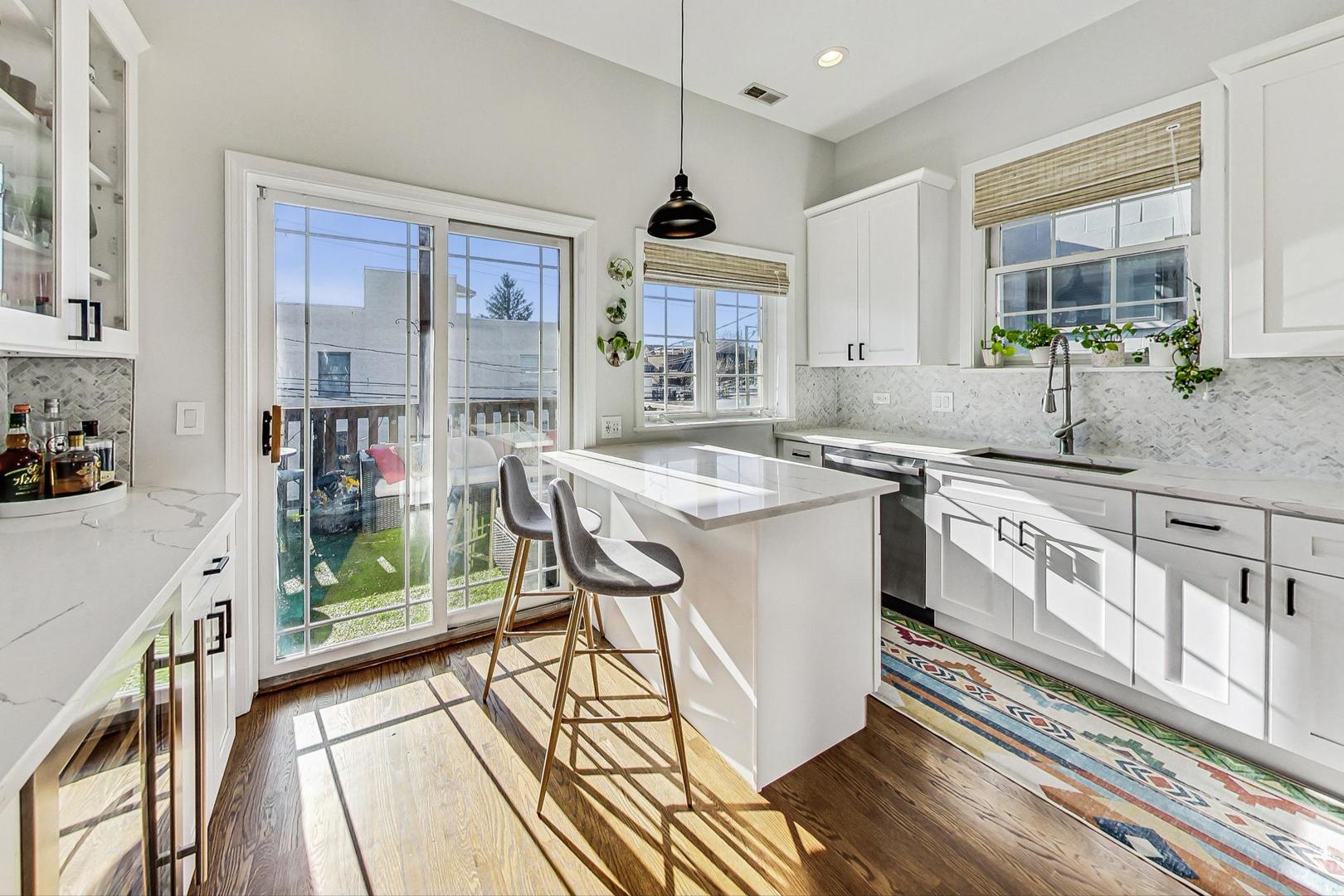 1903 W Armitage Avenue Unit: 2W