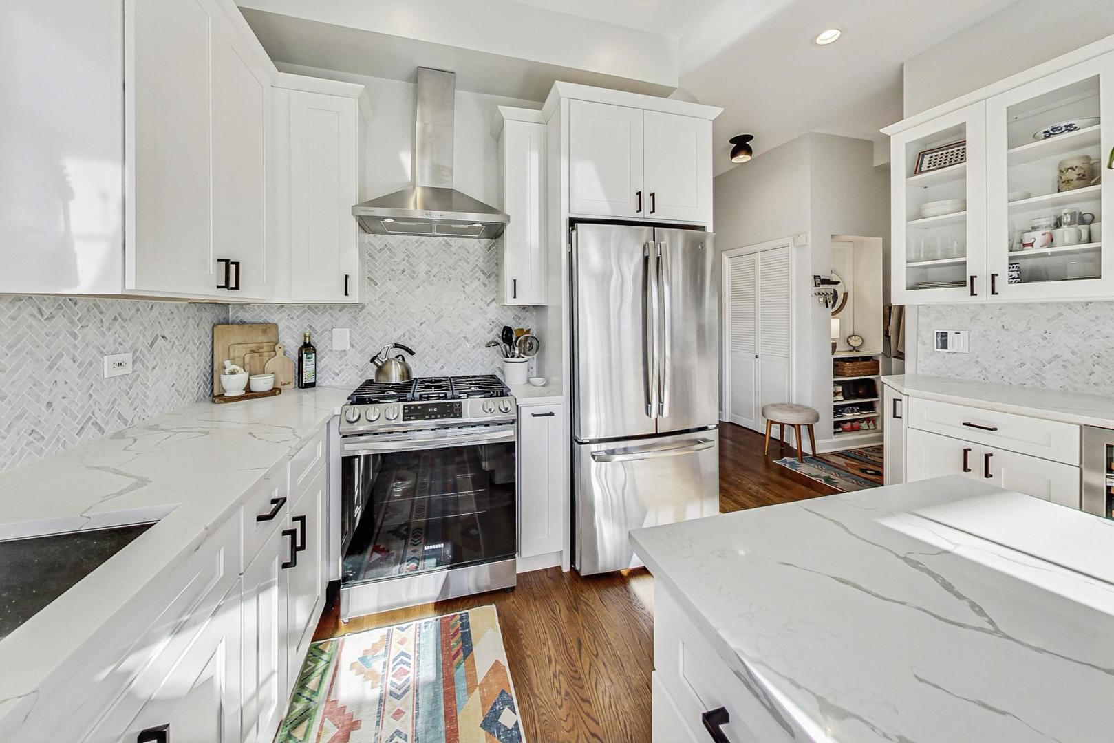 1903 W Armitage Avenue Unit: 2W
