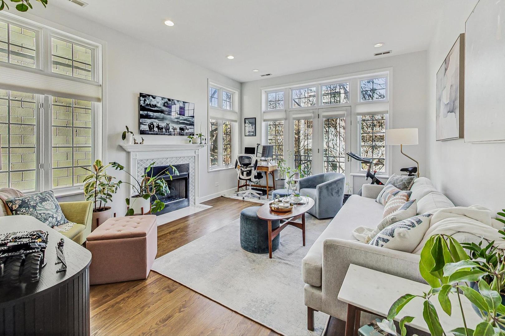 1903 W Armitage Avenue Unit: 2W