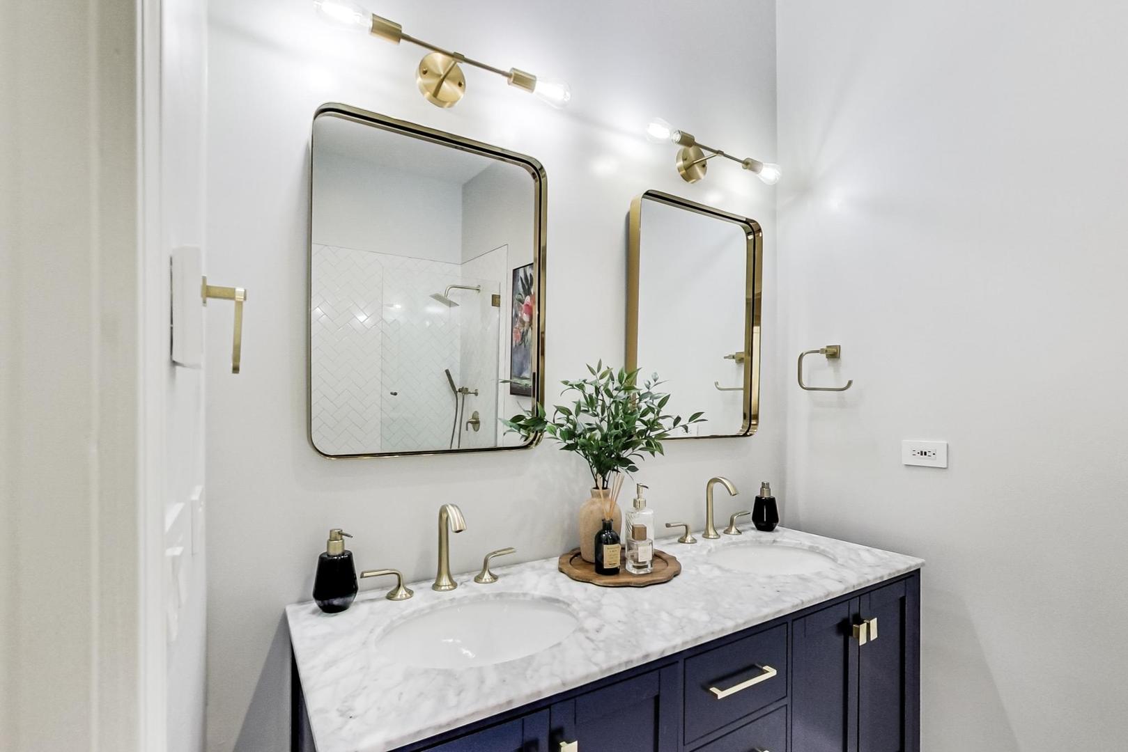 1903 W Armitage Avenue Unit: 2W