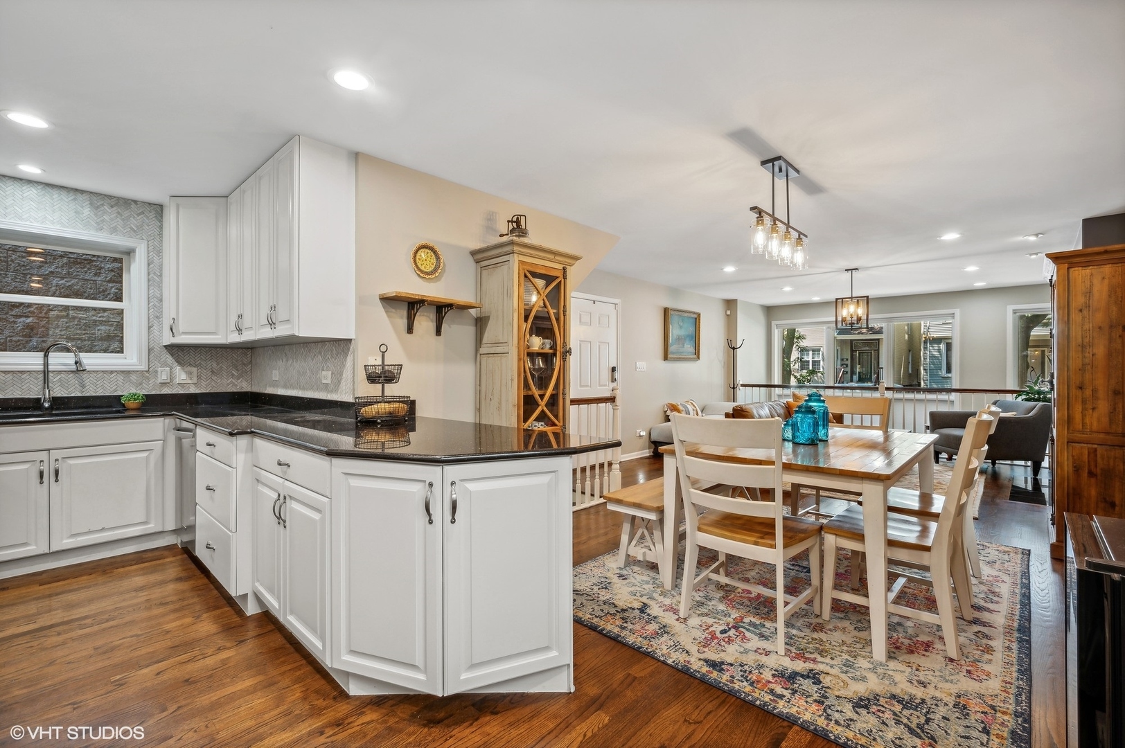 3217 N KENMORE Avenue Unit: 1