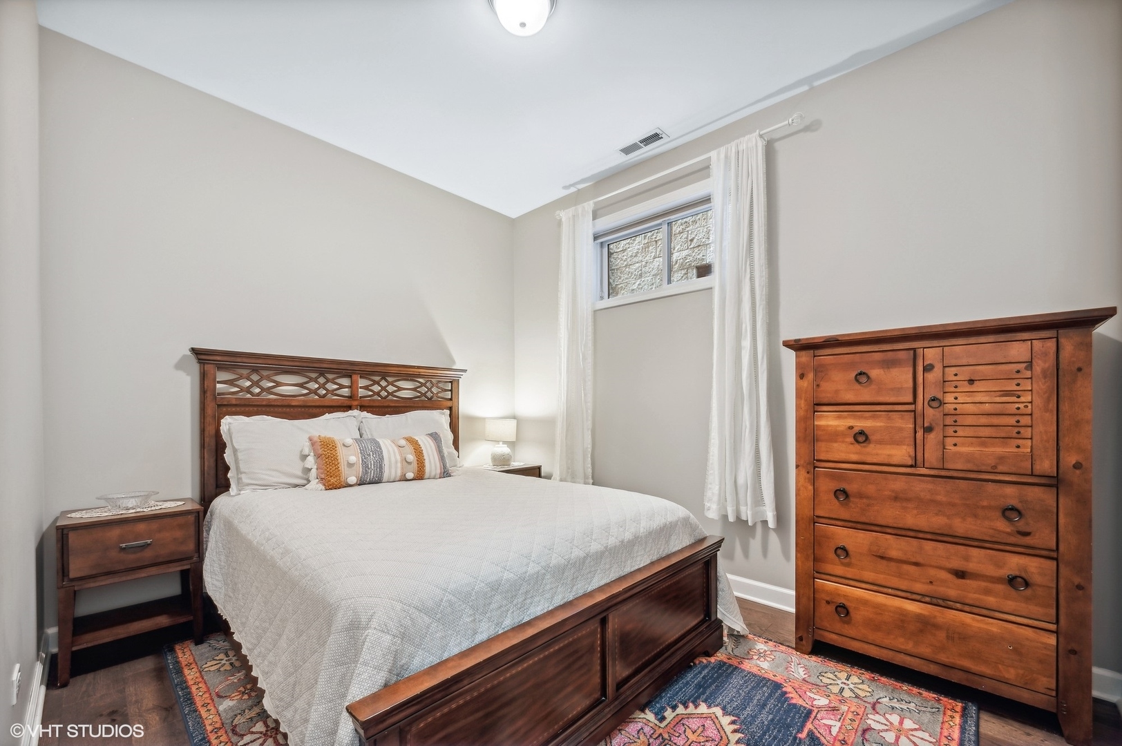 3217 N KENMORE Avenue Unit: 1