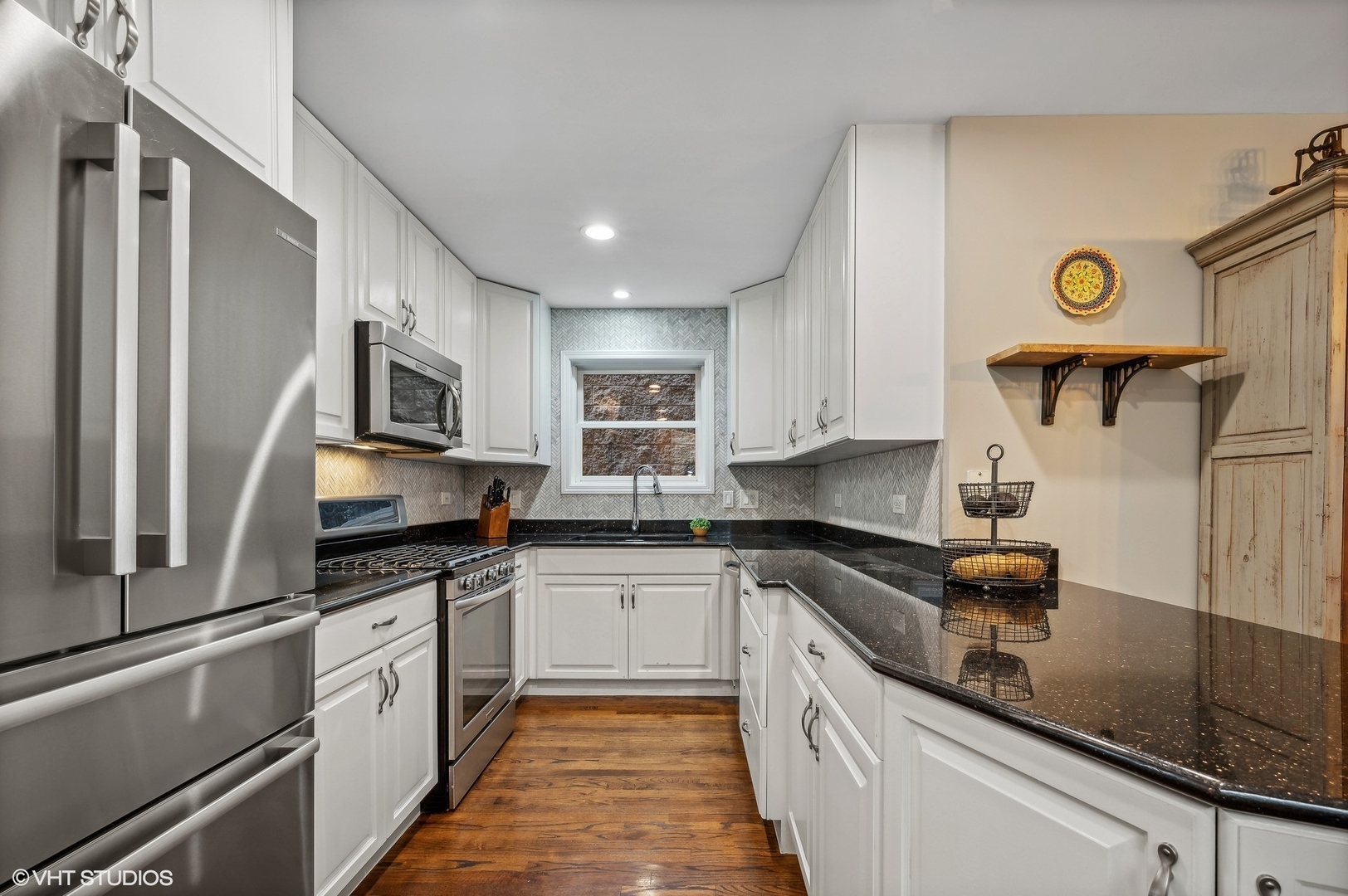 3217 N KENMORE Avenue Unit: 1