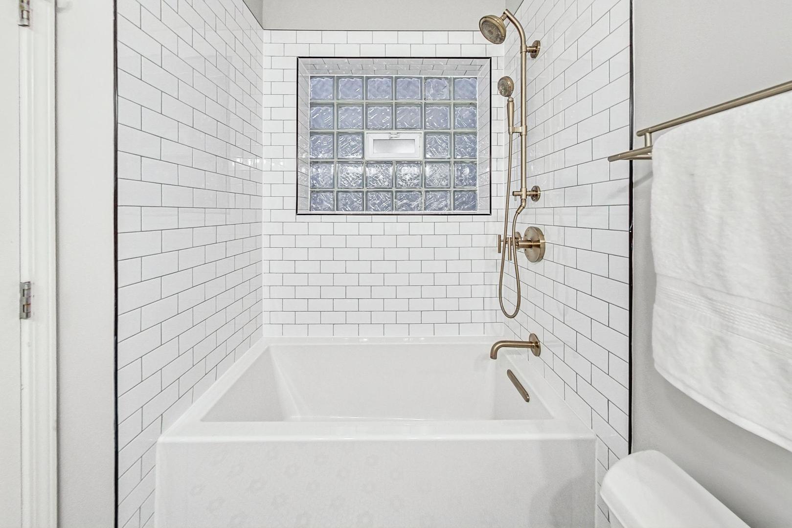 922 N Wood Street Unit: 1