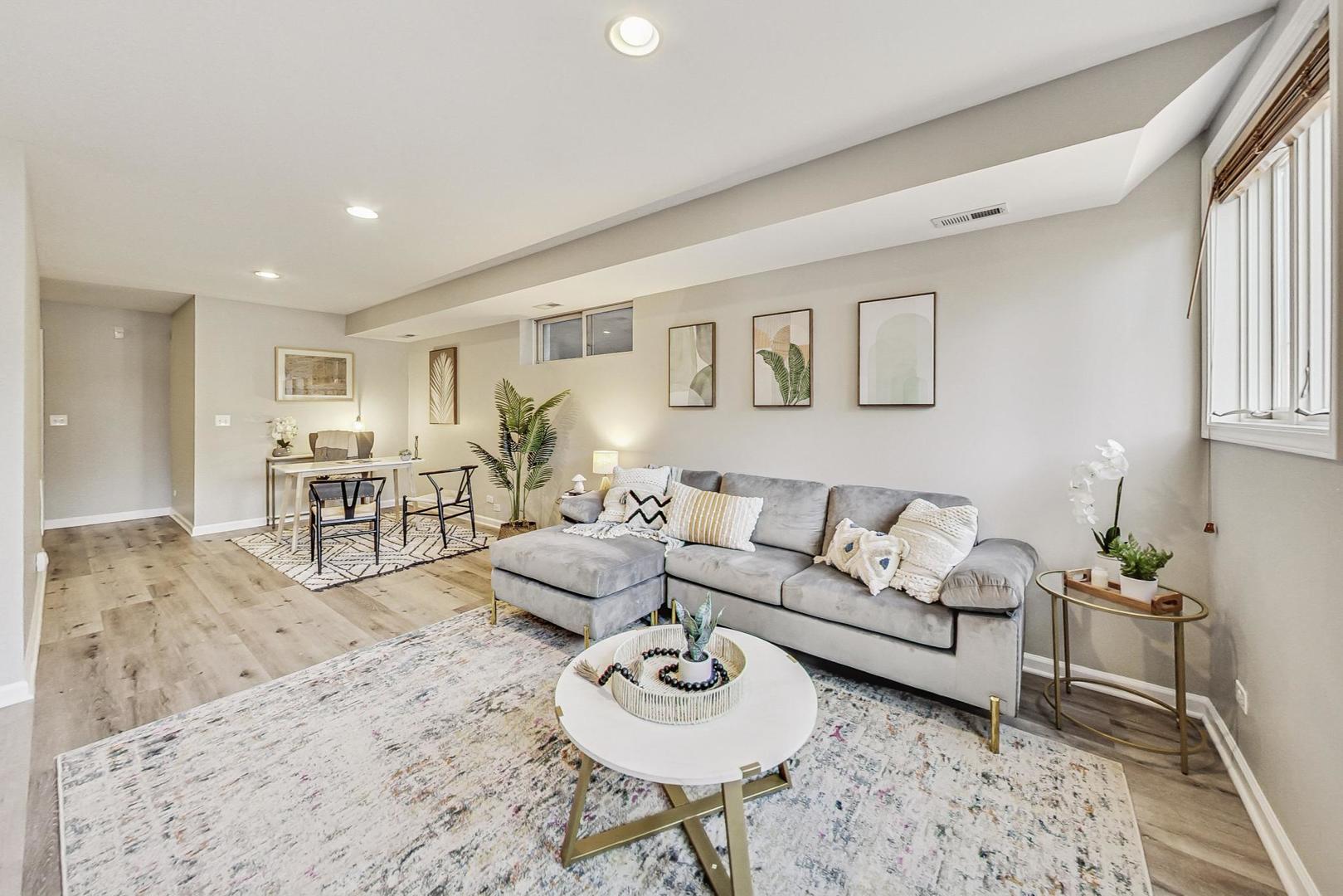 922 N Wood Street Unit: 1