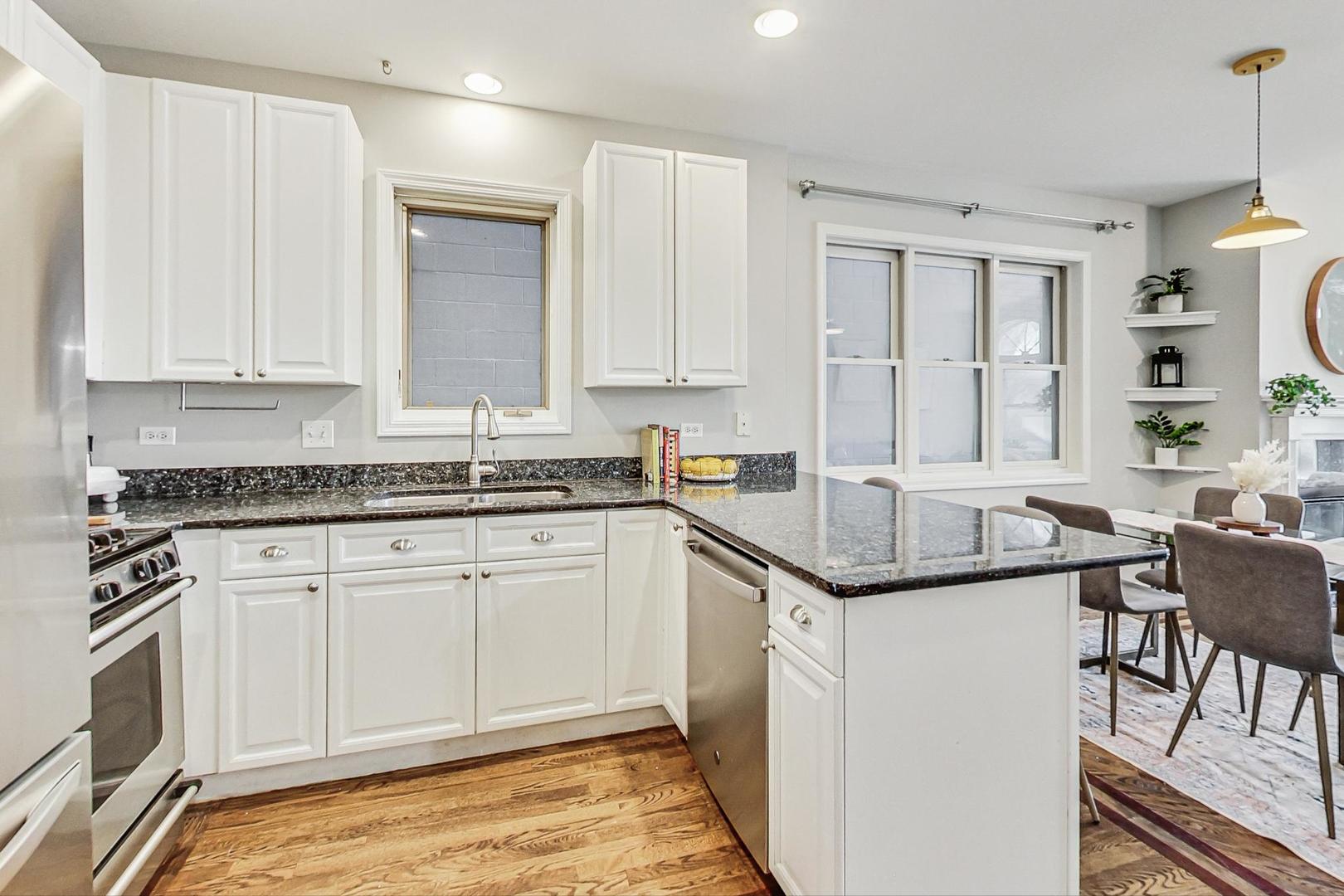 922 N Wood Street Unit: 1