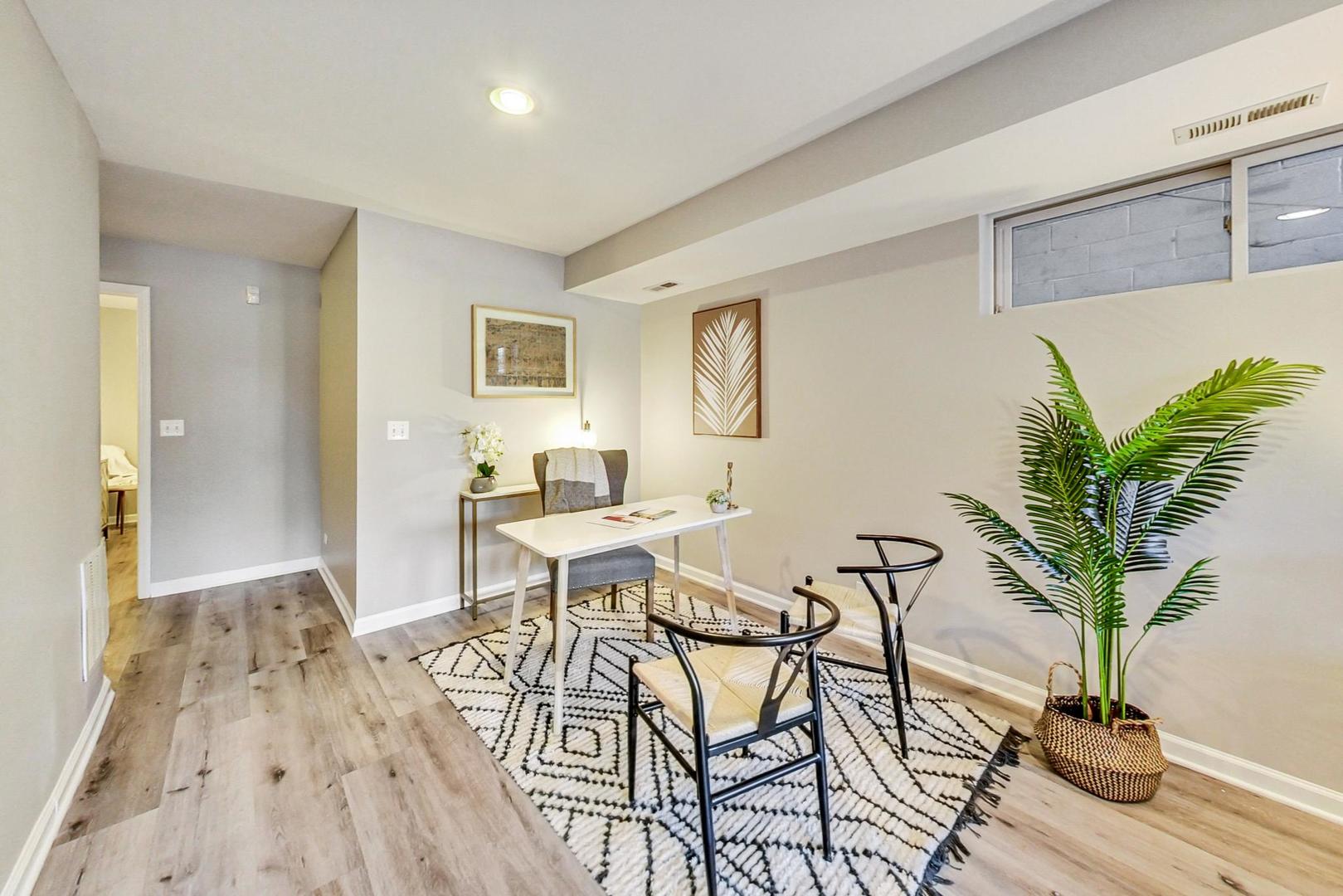 922 N Wood Street Unit: 1