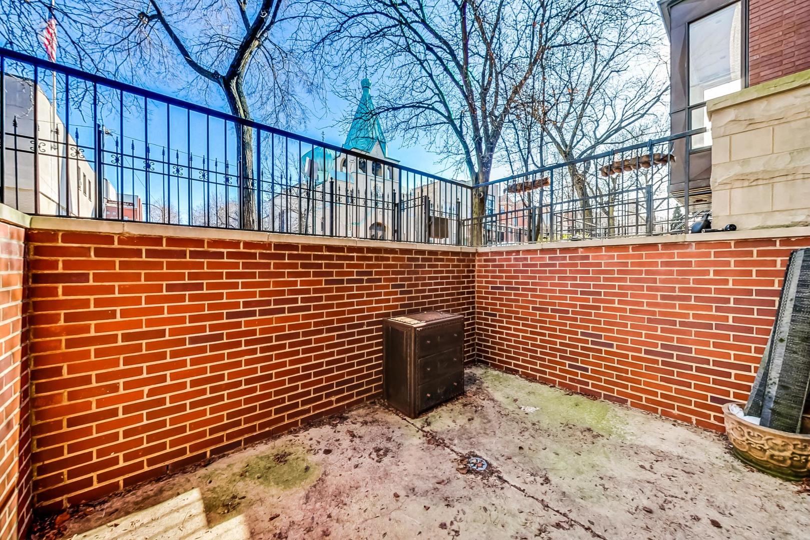 922 N Wood Street Unit: 1