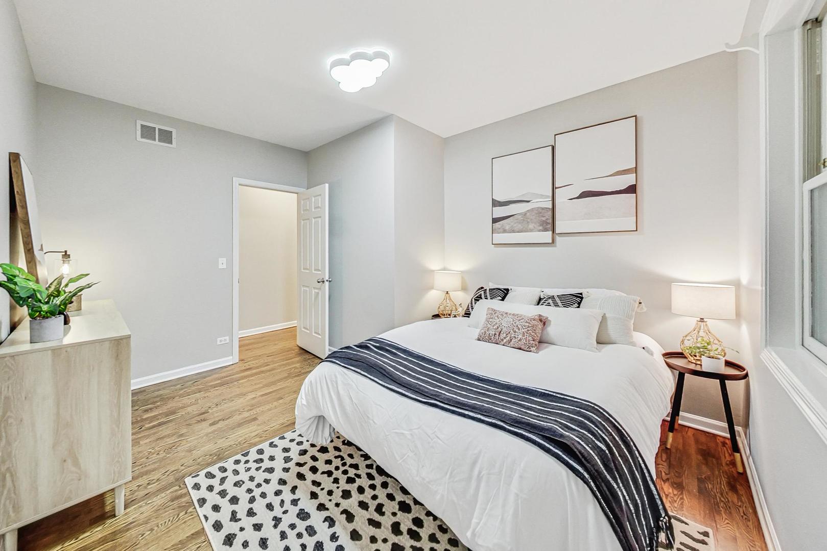 922 N Wood Street Unit: 1