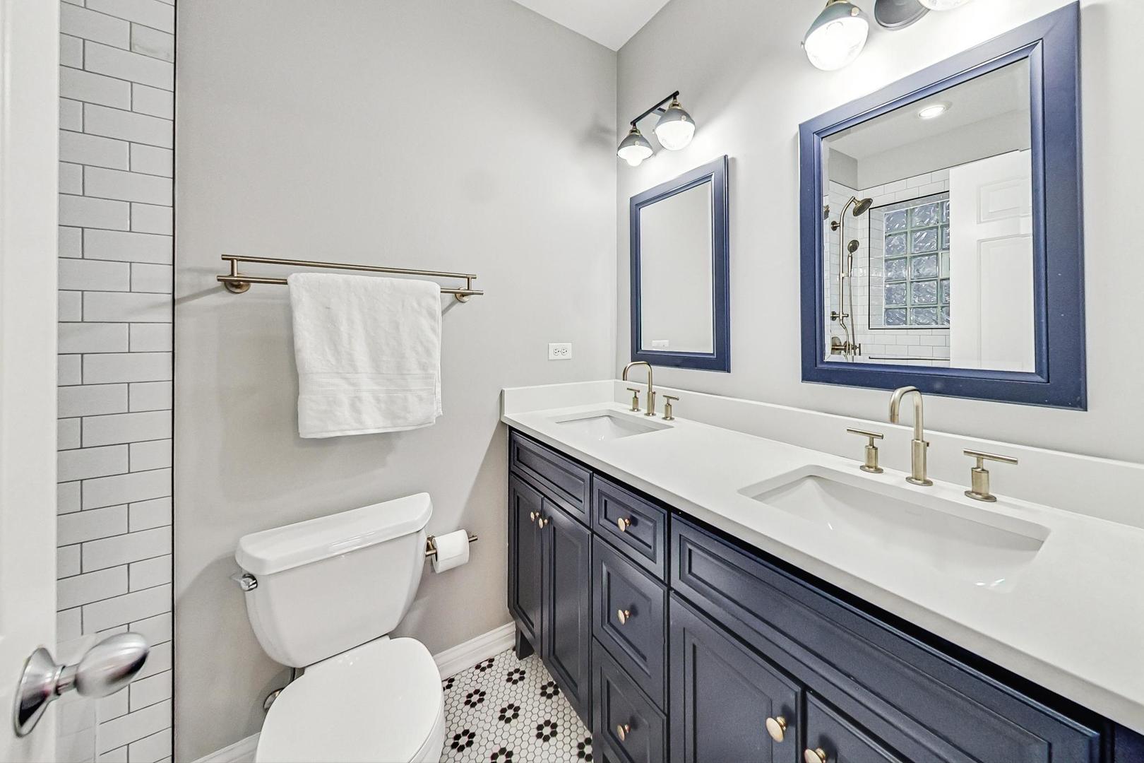 922 N Wood Street Unit: 1