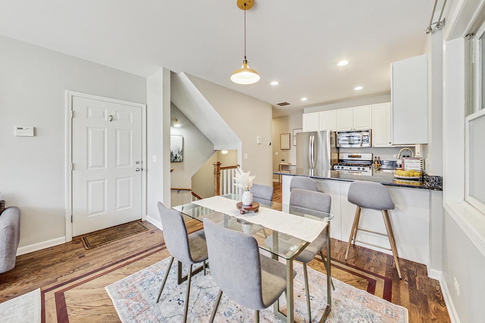 922 N Wood Street Unit: 1