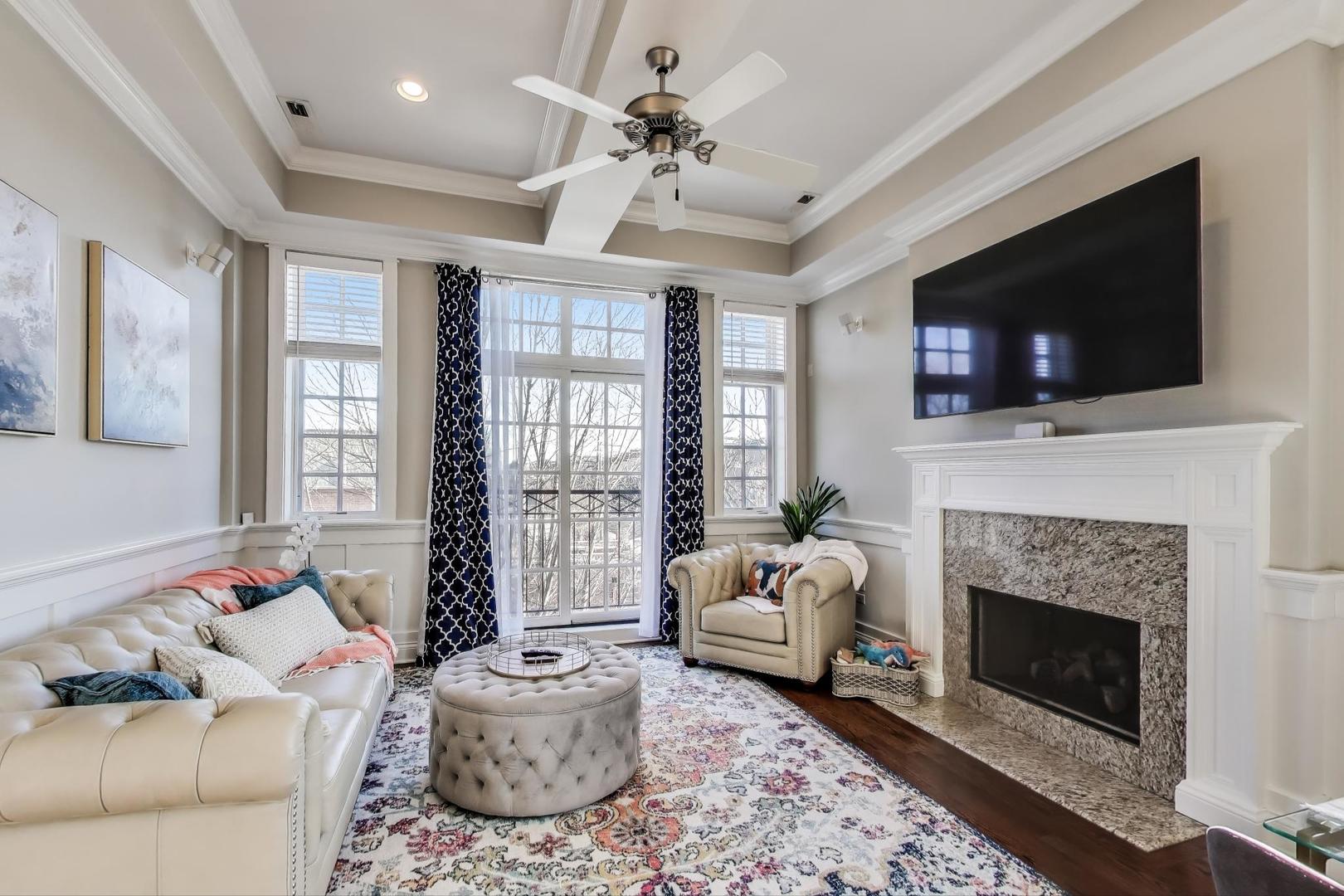 3218 N DAMEN Avenue Unit: 3S