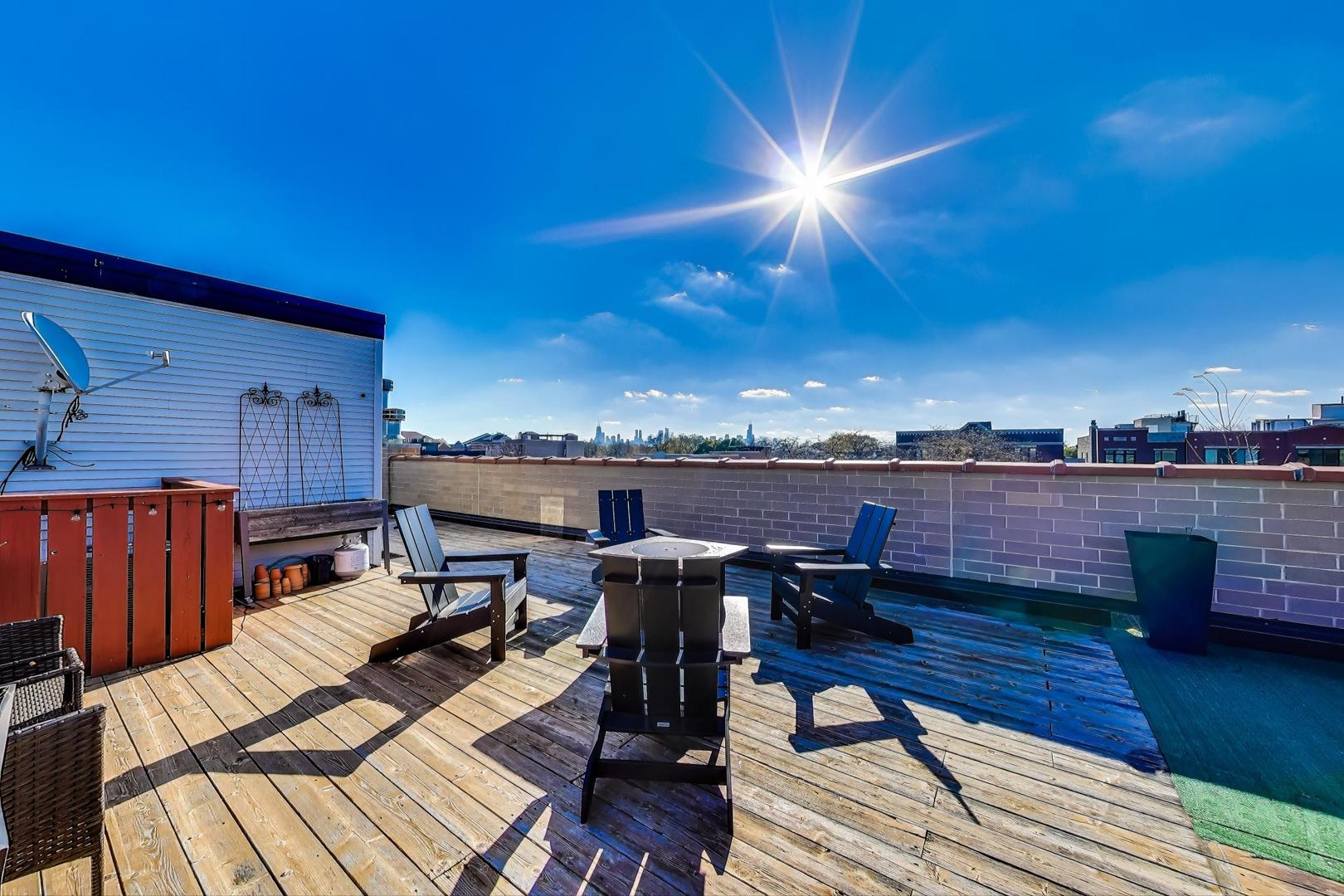 3218 N DAMEN Avenue Unit: 3S