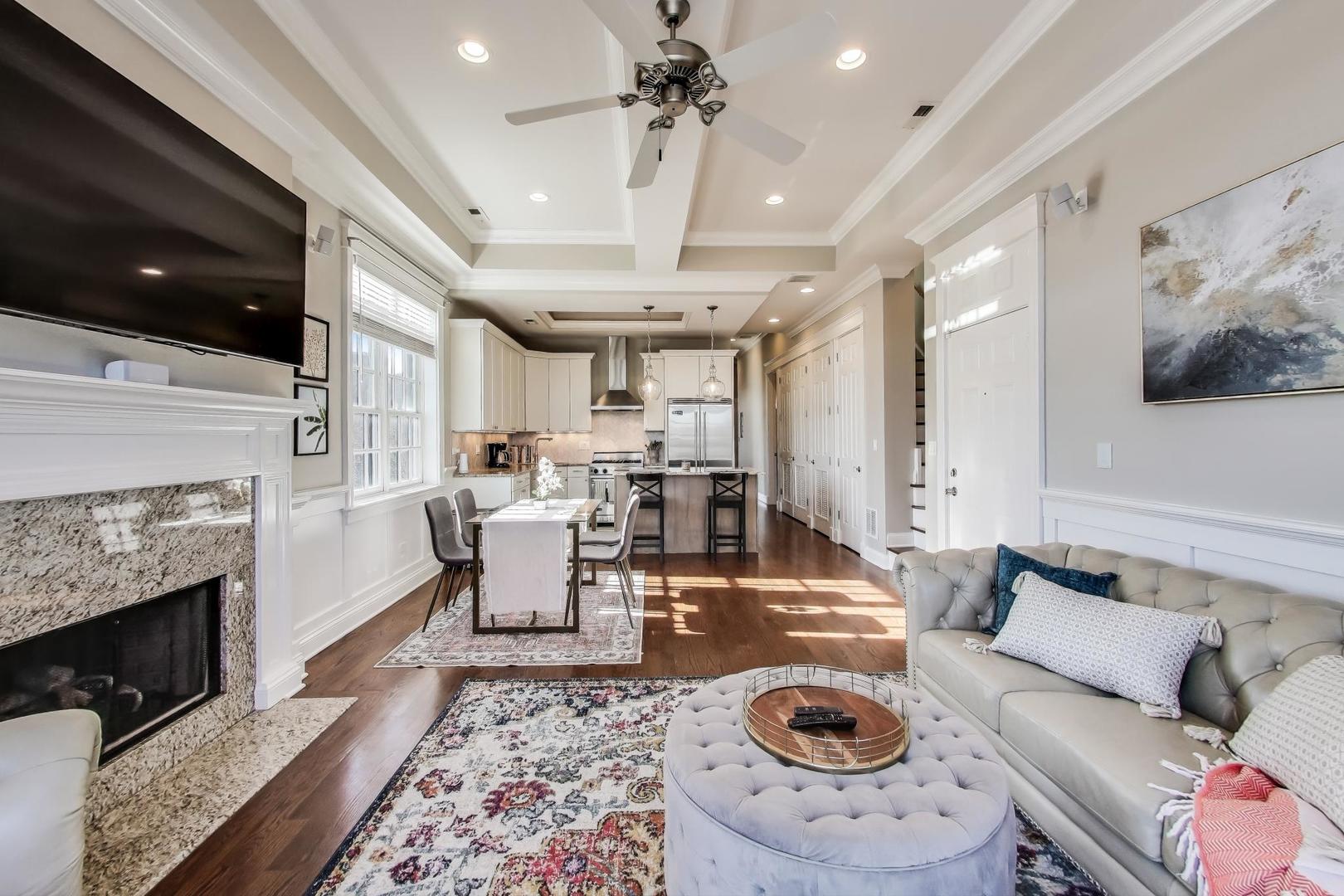 3218 N DAMEN Avenue Unit: 3S