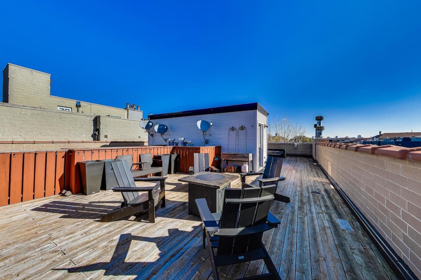 3218 N DAMEN Avenue Unit: 3S