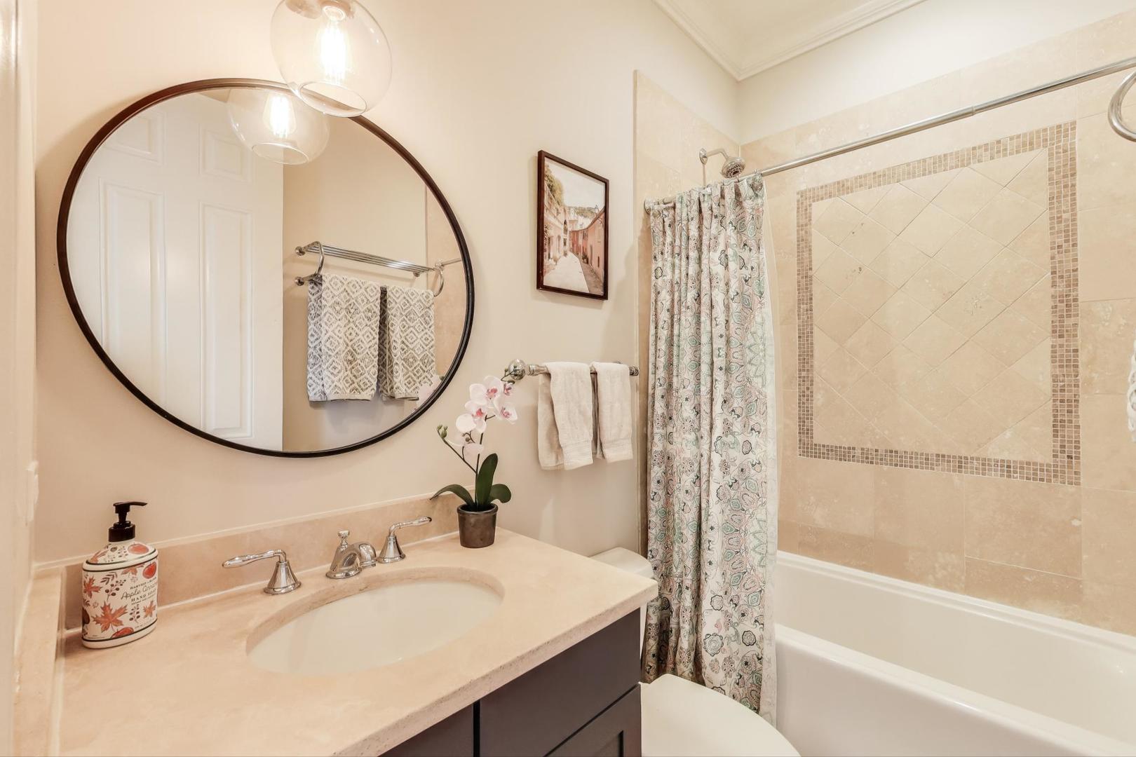 3218 N DAMEN Avenue Unit: 3S
