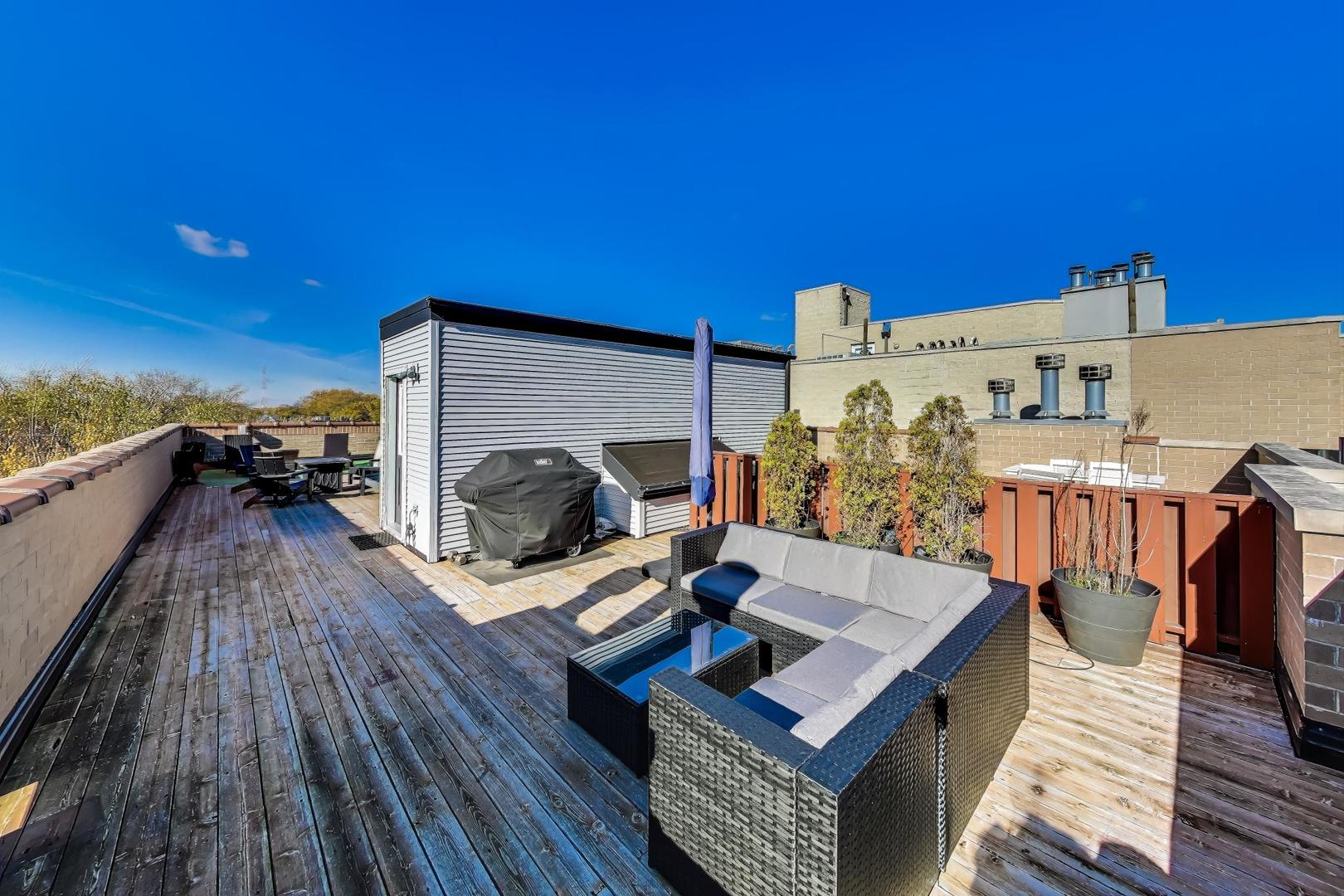 3218 N DAMEN Avenue Unit: 3S