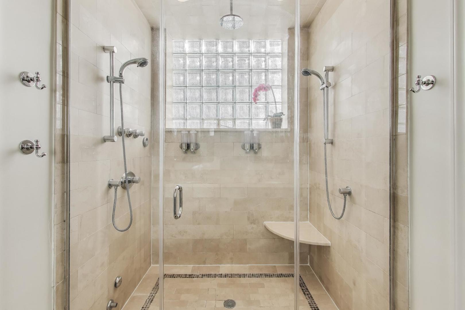 3218 N DAMEN Avenue Unit: 3S
