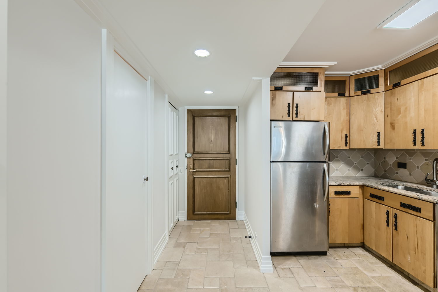 260 E Chestnut Street Unit: 3103