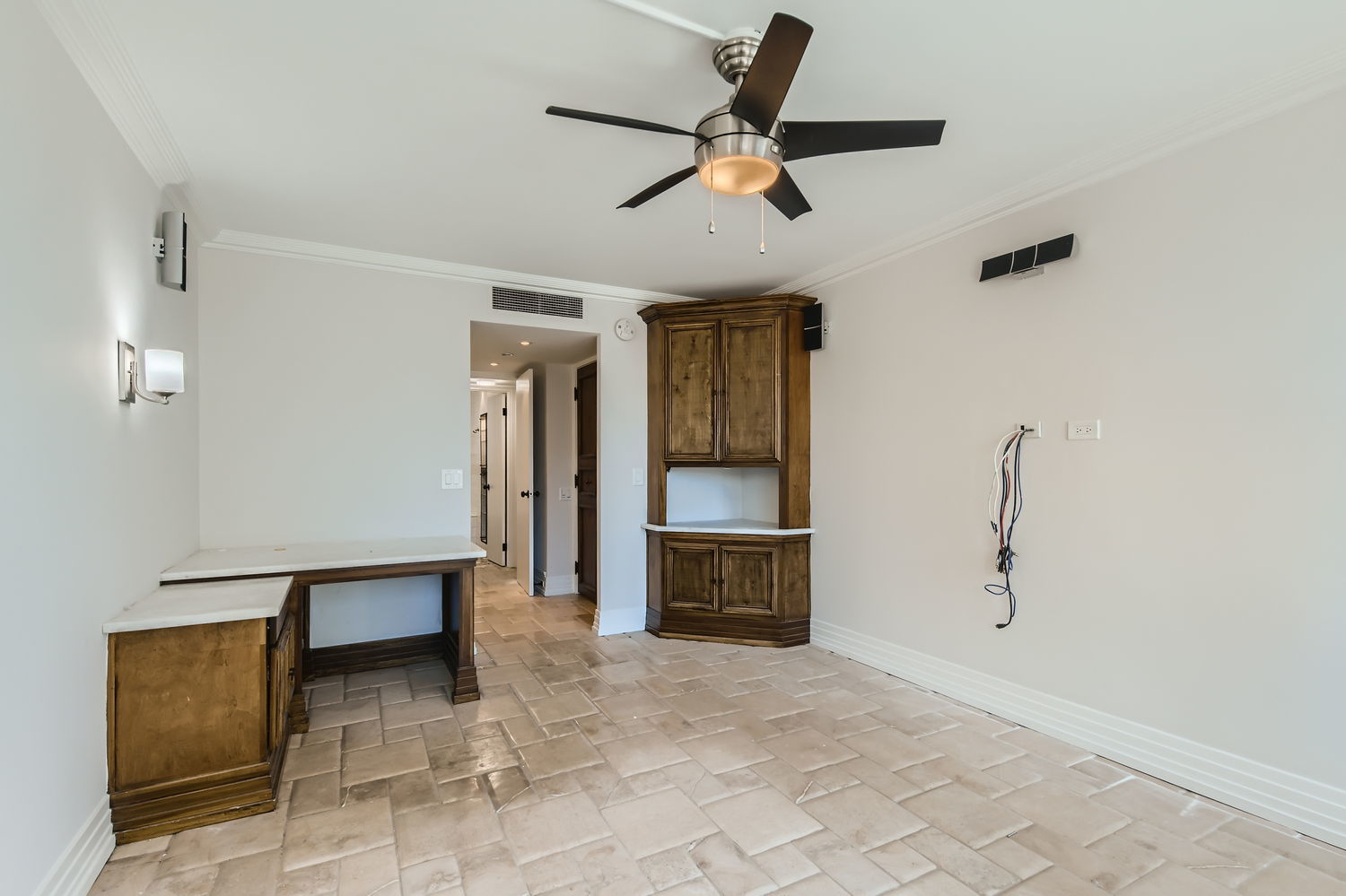 260 E Chestnut Street Unit: 3103