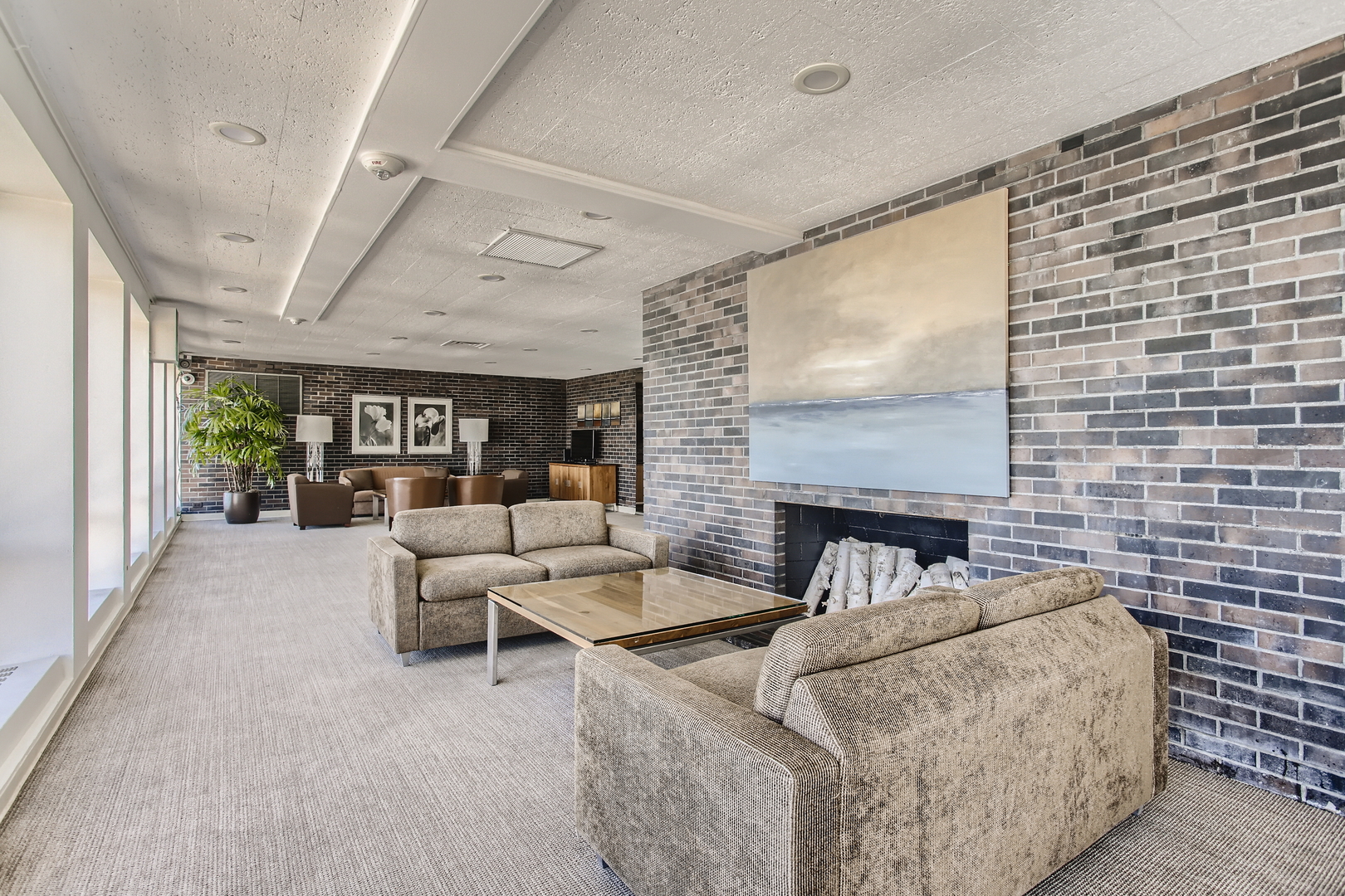 260 E Chestnut Street Unit: 3103