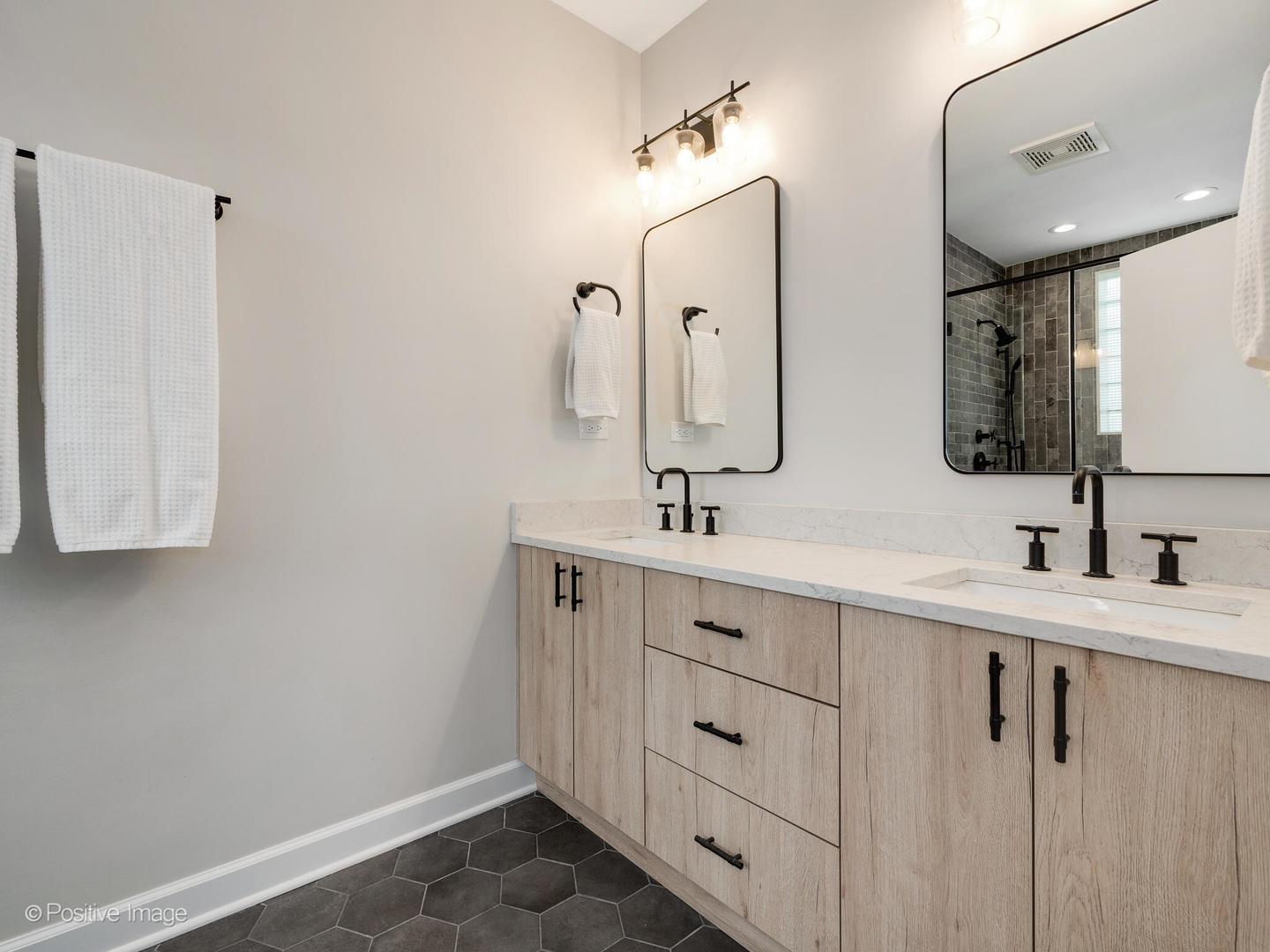 2026 W Pierce Avenue Unit: 7