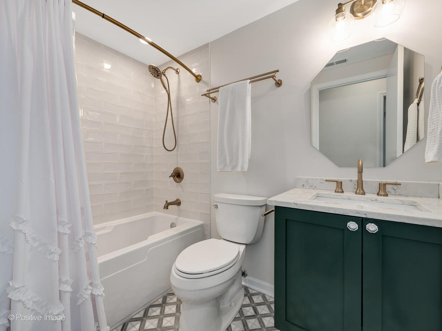 2026 W Pierce Avenue Unit: 7