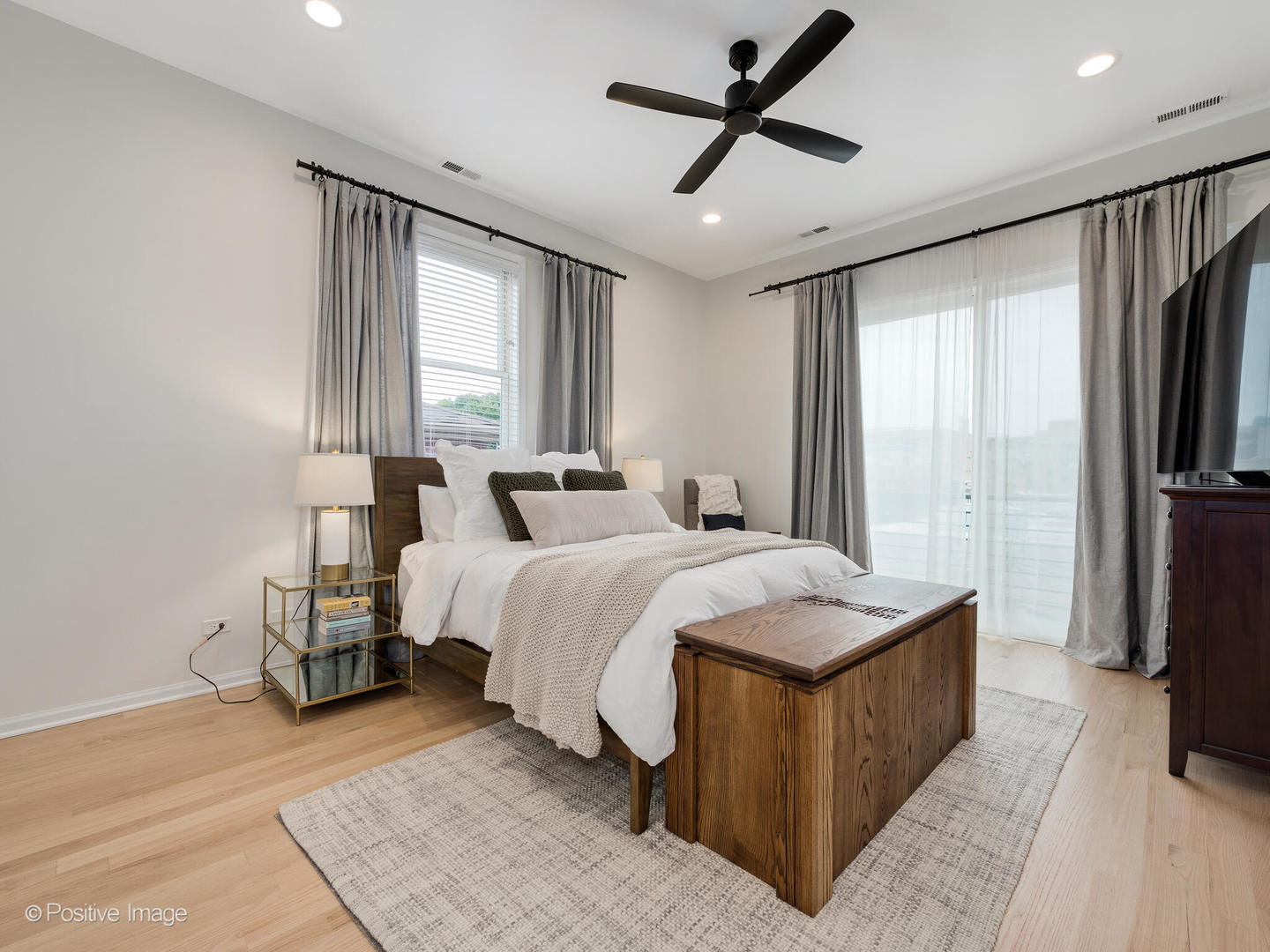 2026 W Pierce Avenue Unit: 7