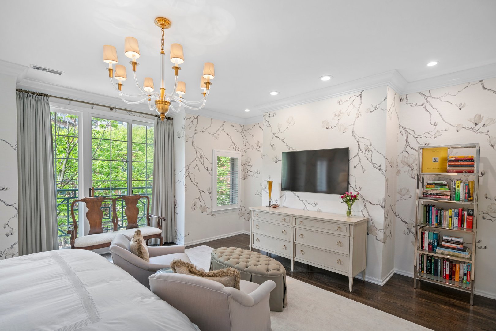 1429 S Prairie Avenue