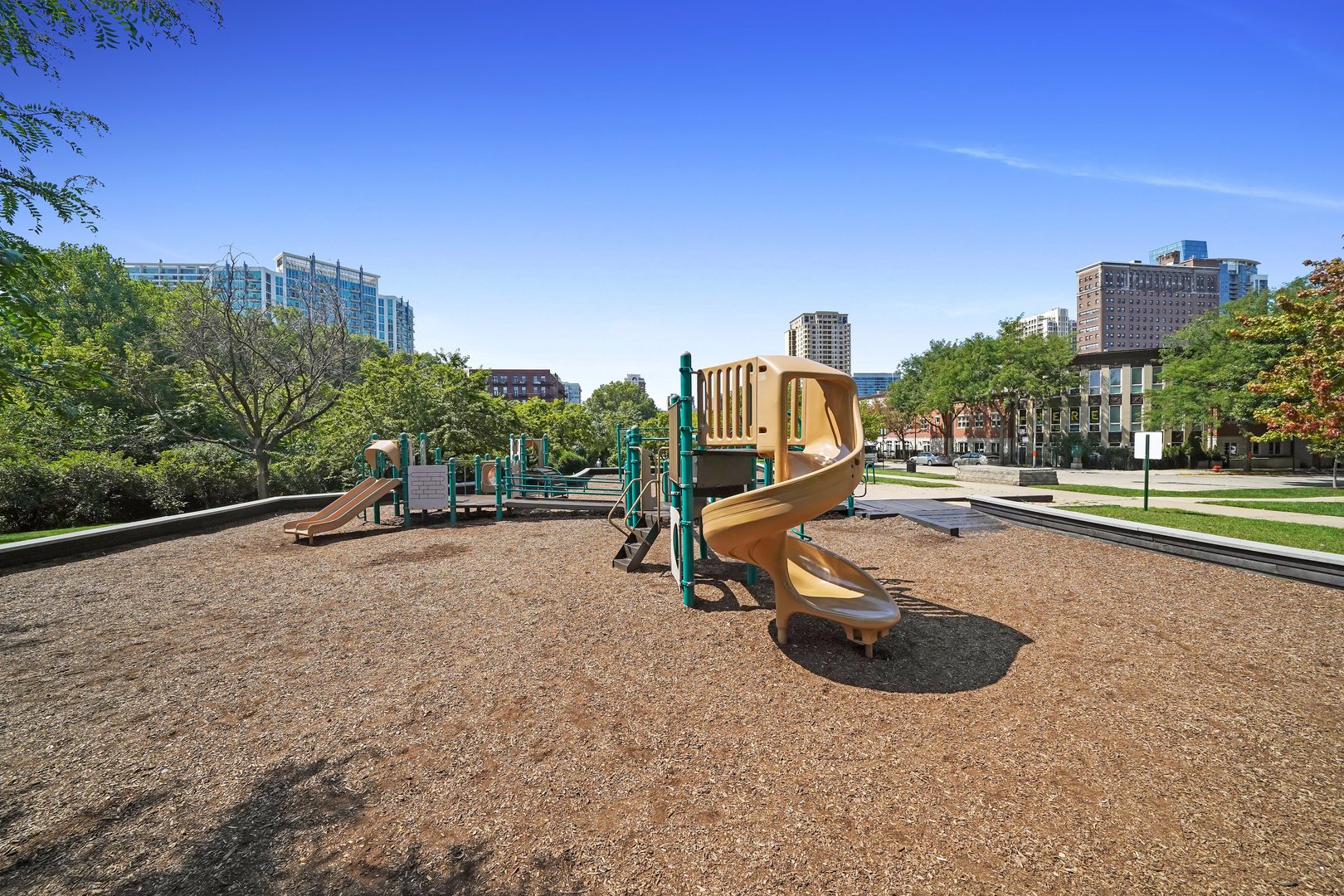 1429 S Prairie Avenue