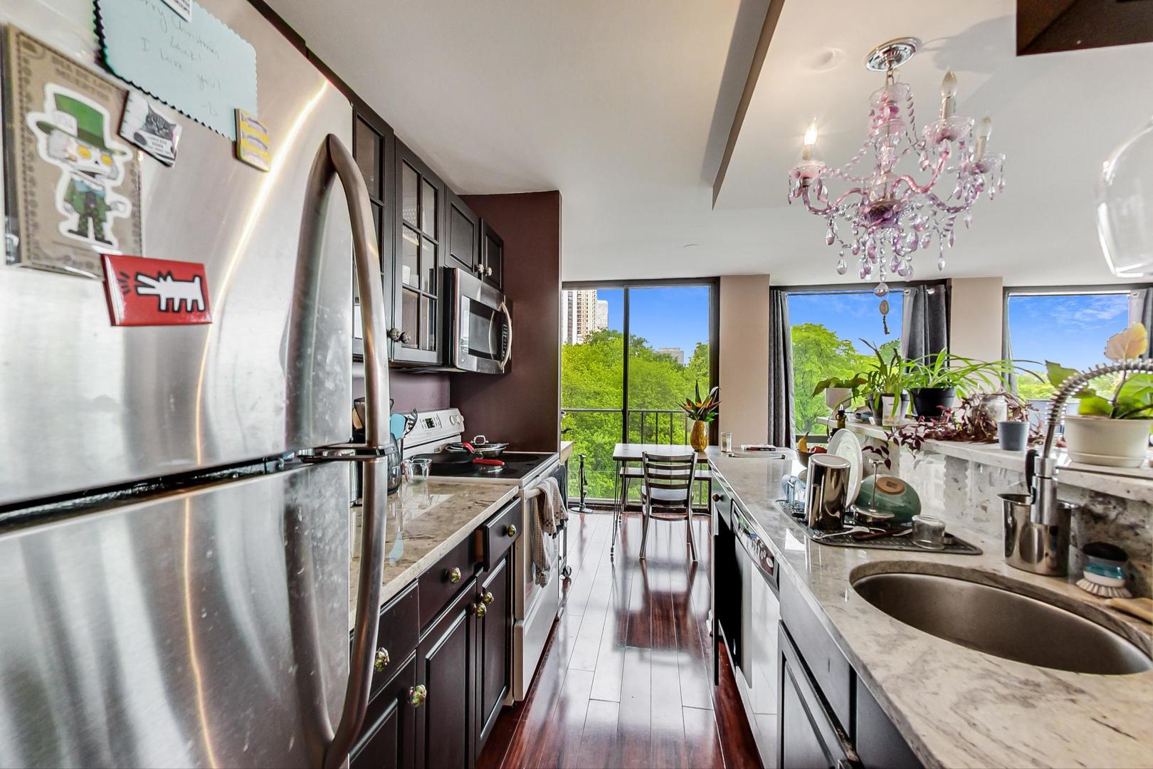 345 W Fullerton Parkway W Unit: 604