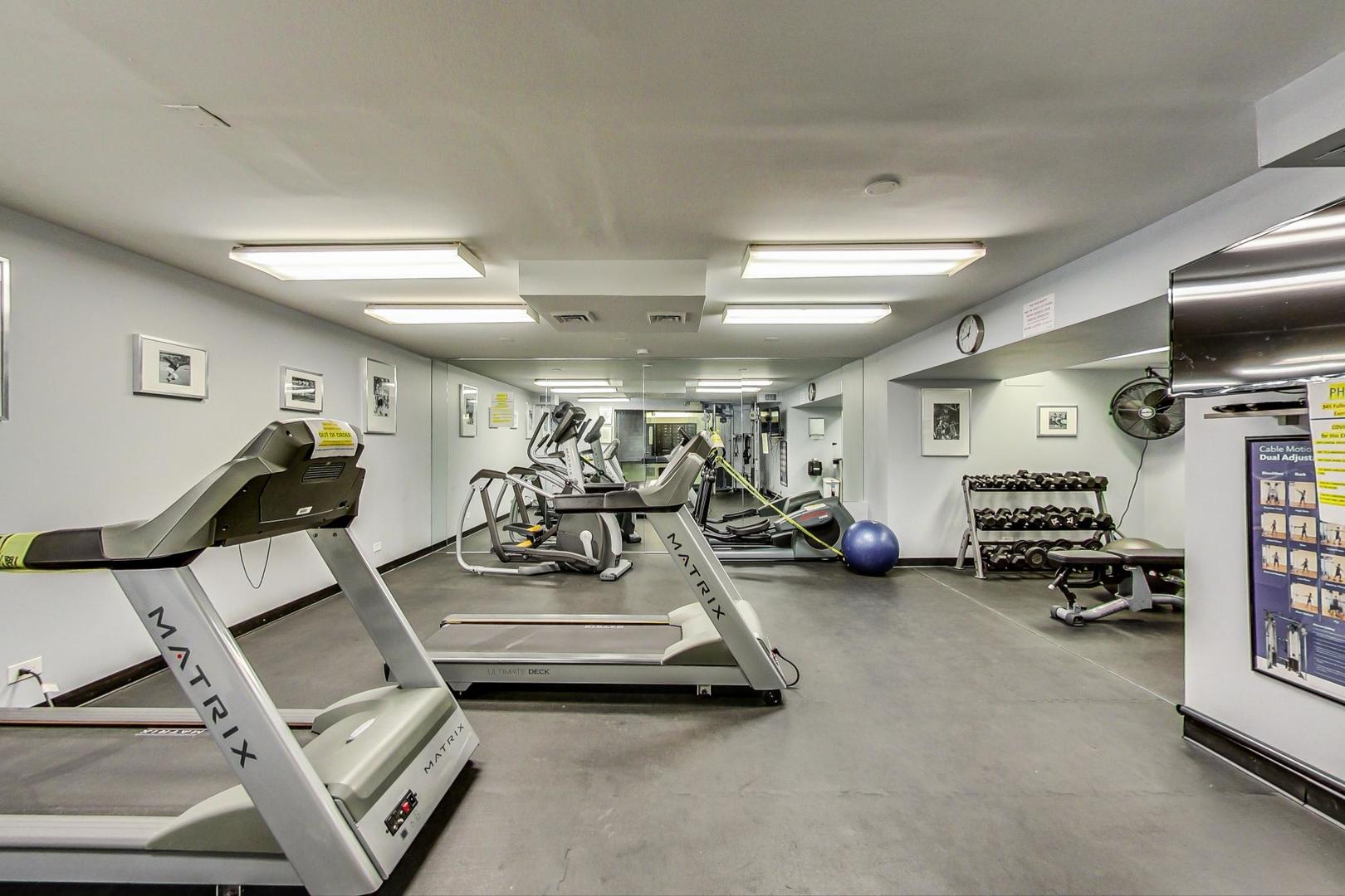 345 W Fullerton Parkway W Unit: 604