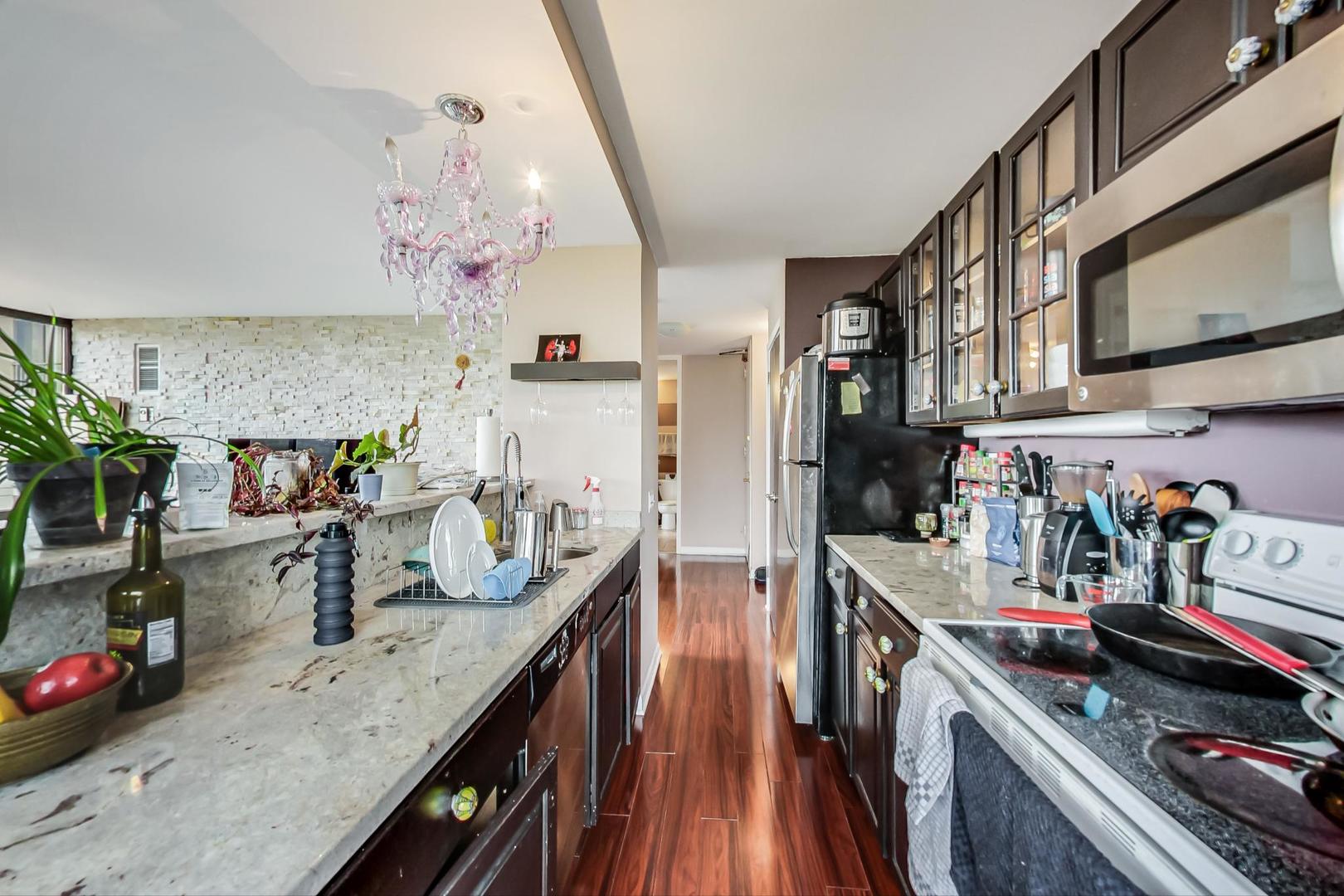 345 W Fullerton Parkway W Unit: 604