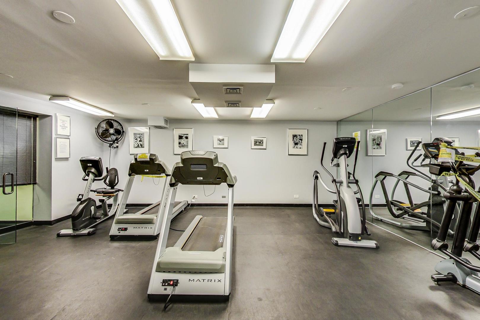 345 W Fullerton Parkway W Unit: 604