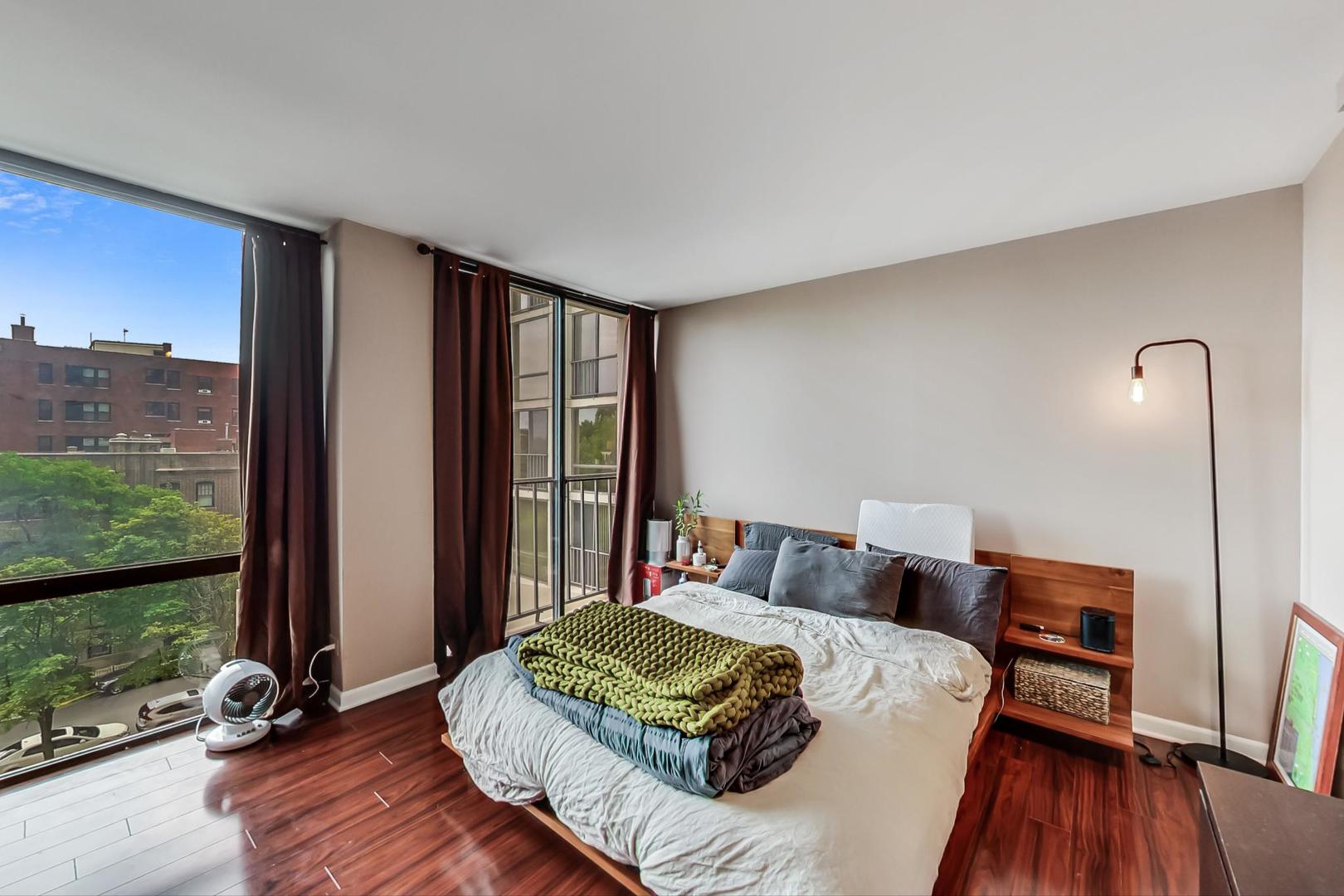 345 W Fullerton Parkway W Unit: 604