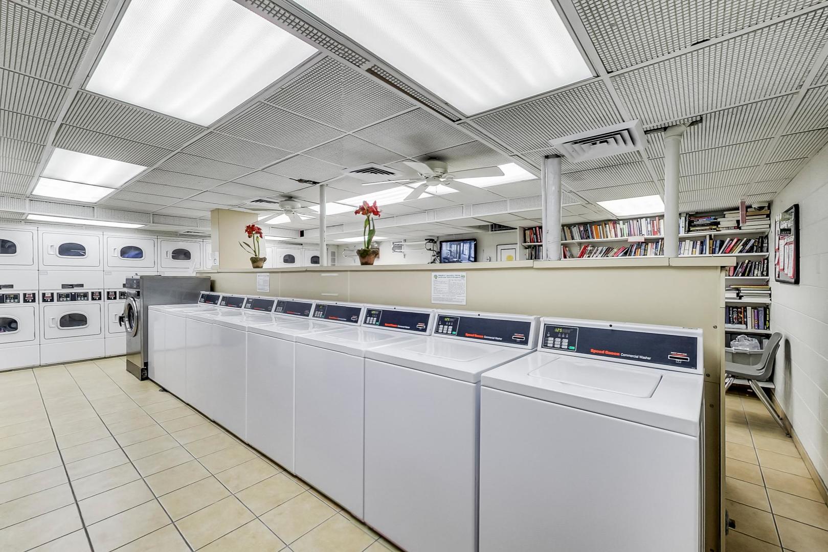 345 W Fullerton Parkway W Unit: 604