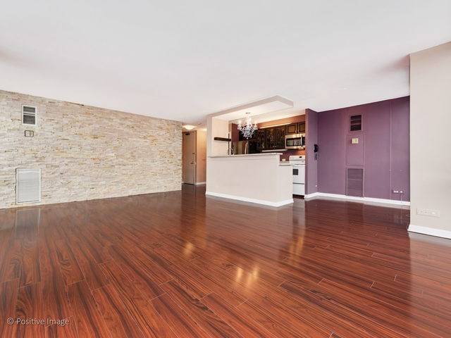 345 W Fullerton Parkway W Unit: 604