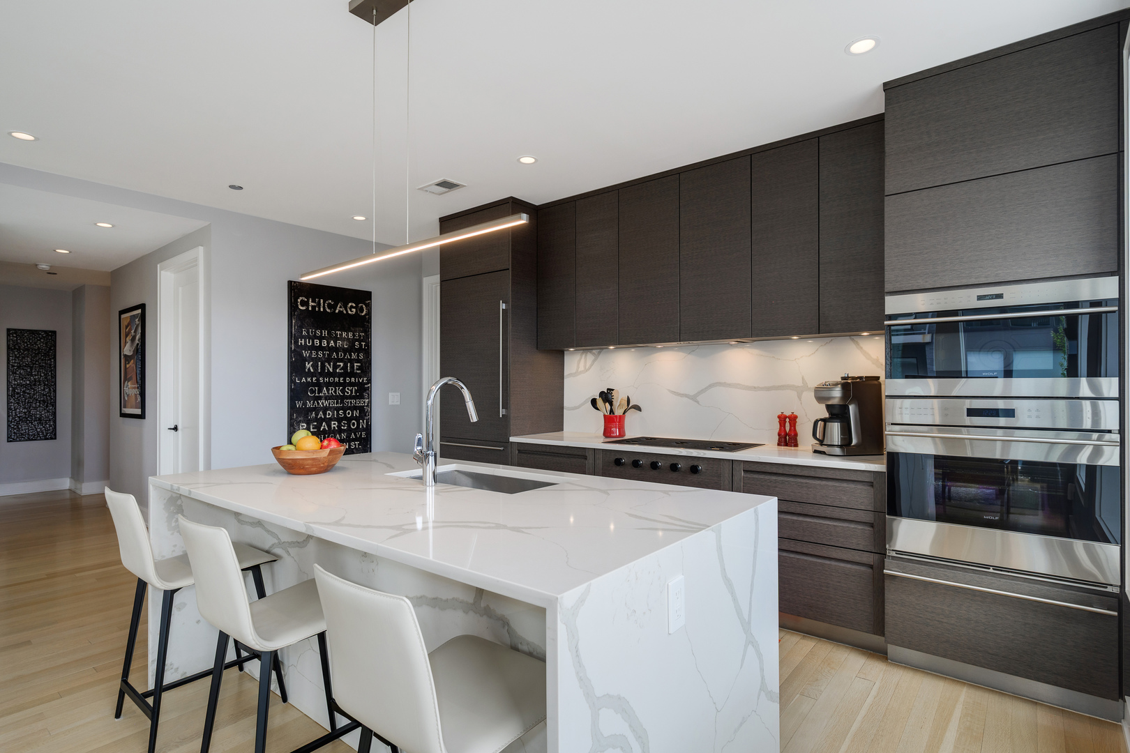 2643 N HERMITAGE Avenue Unit: 205