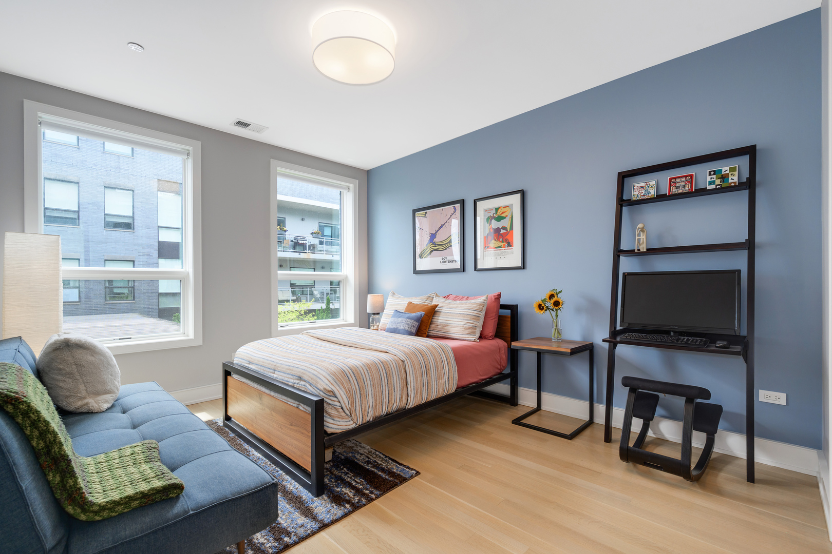 2643 N HERMITAGE Avenue Unit: 205