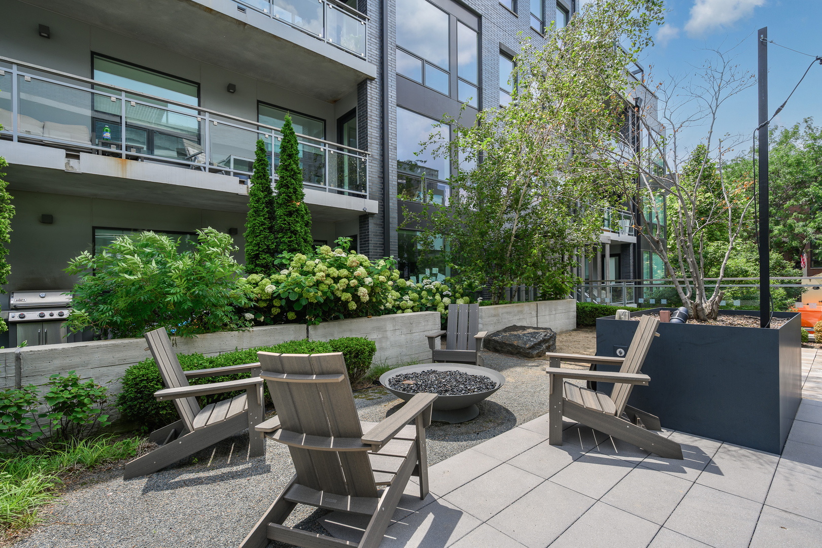 2643 N HERMITAGE Avenue Unit: 205