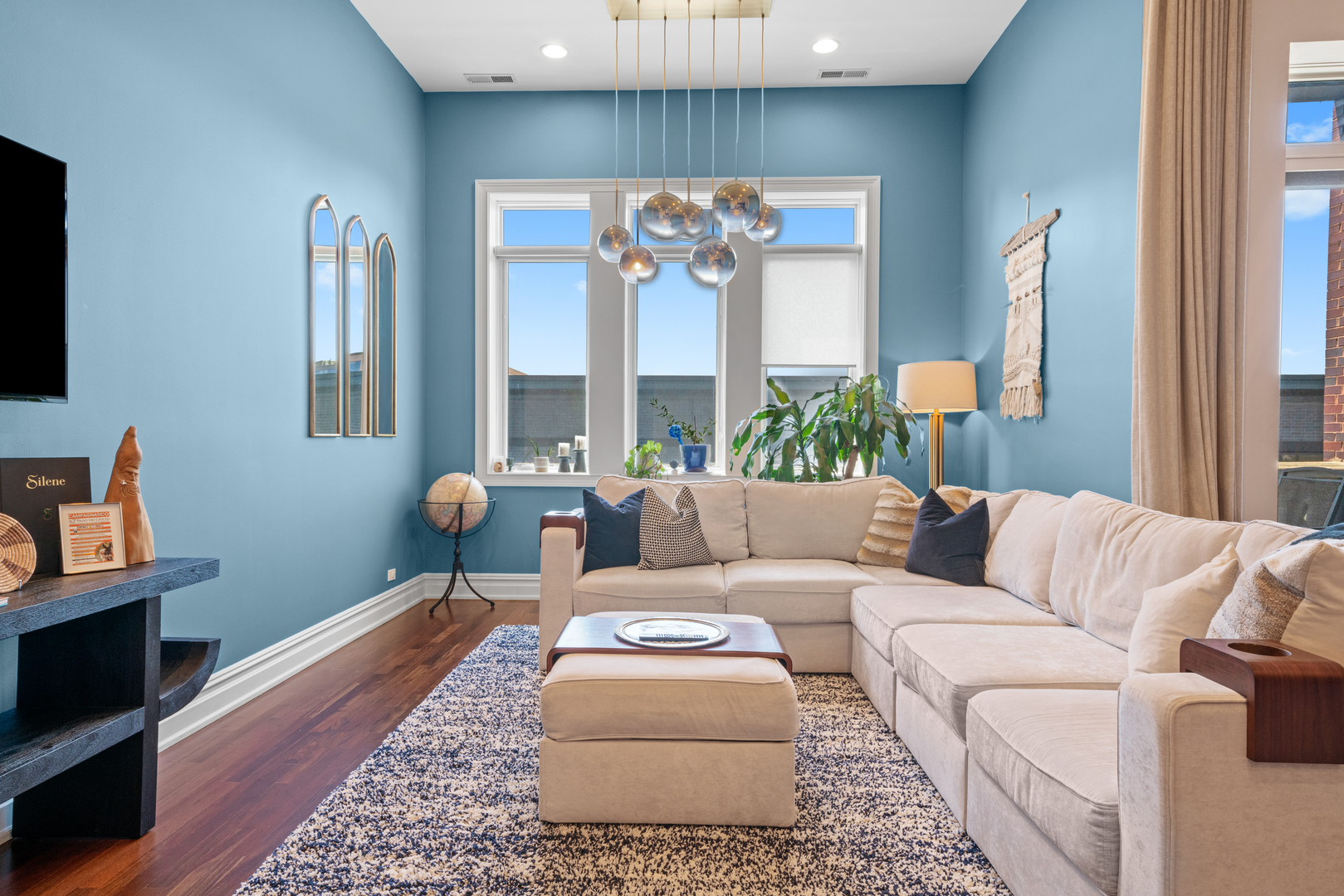 3161 N Halsted Street Unit: 401