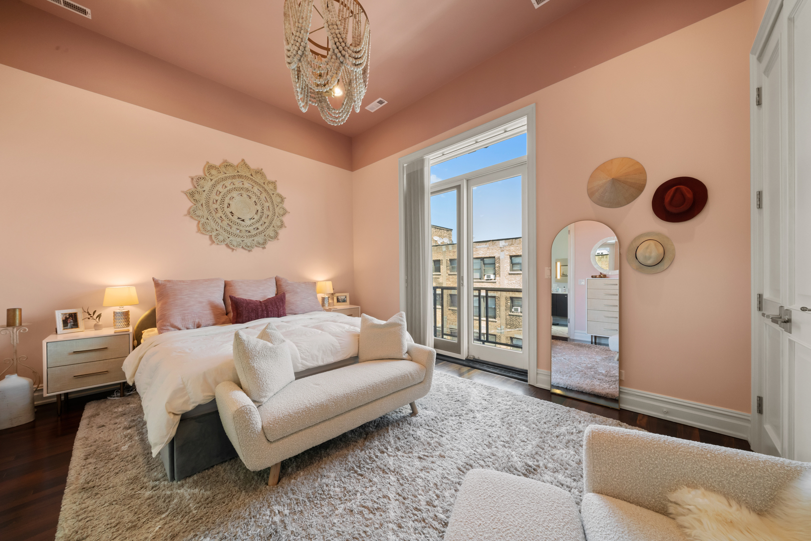 3161 N Halsted Street Unit: 401