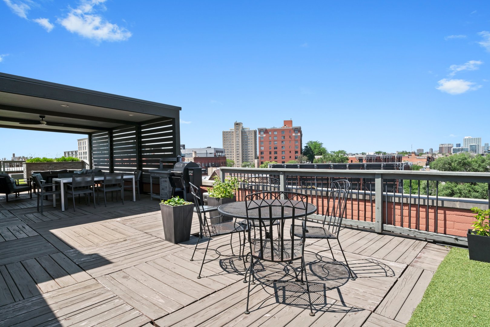 3161 N Halsted Street Unit: 401