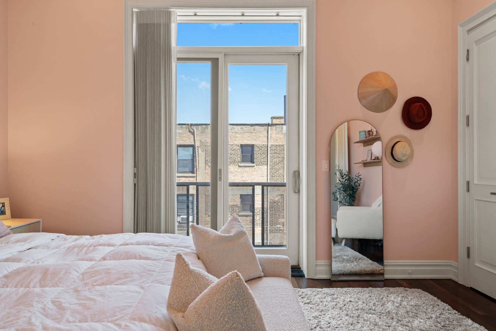 3161 N Halsted Street Unit: 401