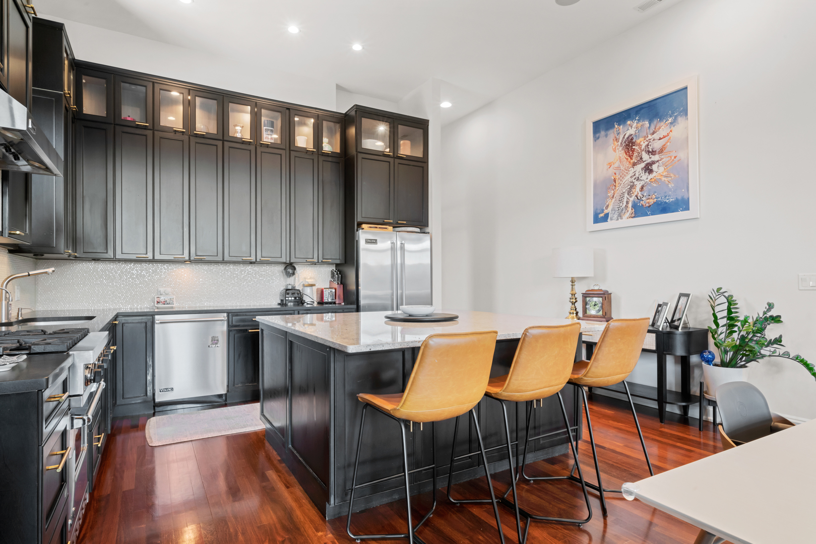 3161 N Halsted Street Unit: 401