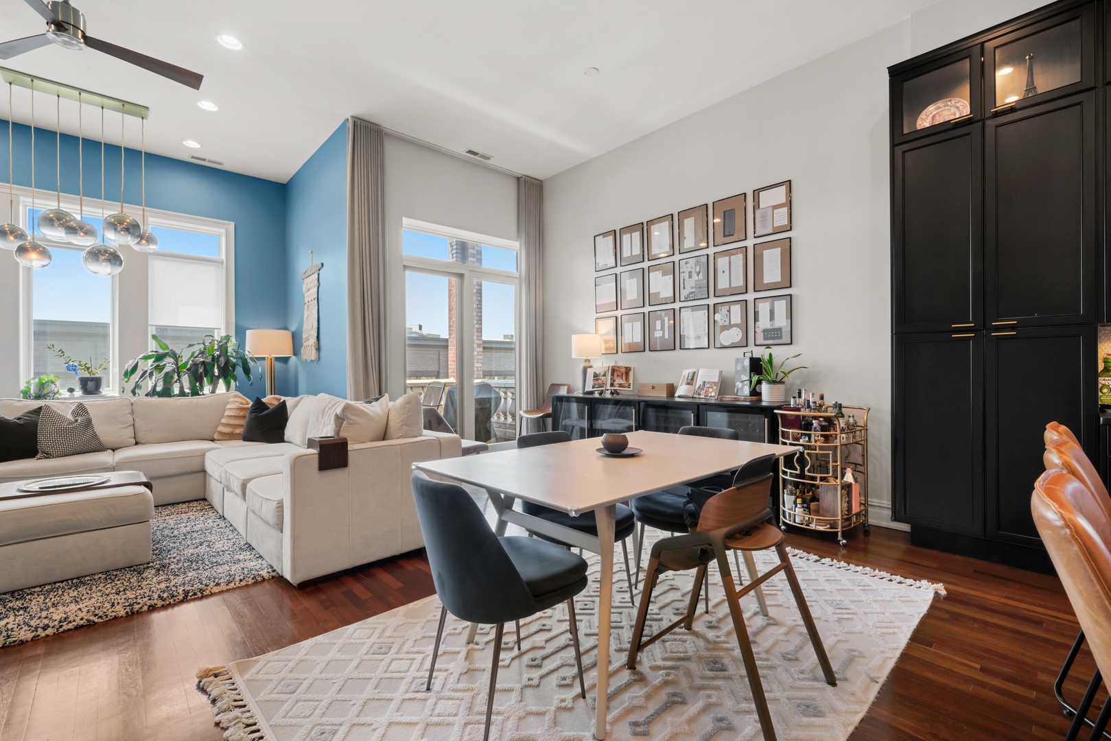 3161 N Halsted Street Unit: 401